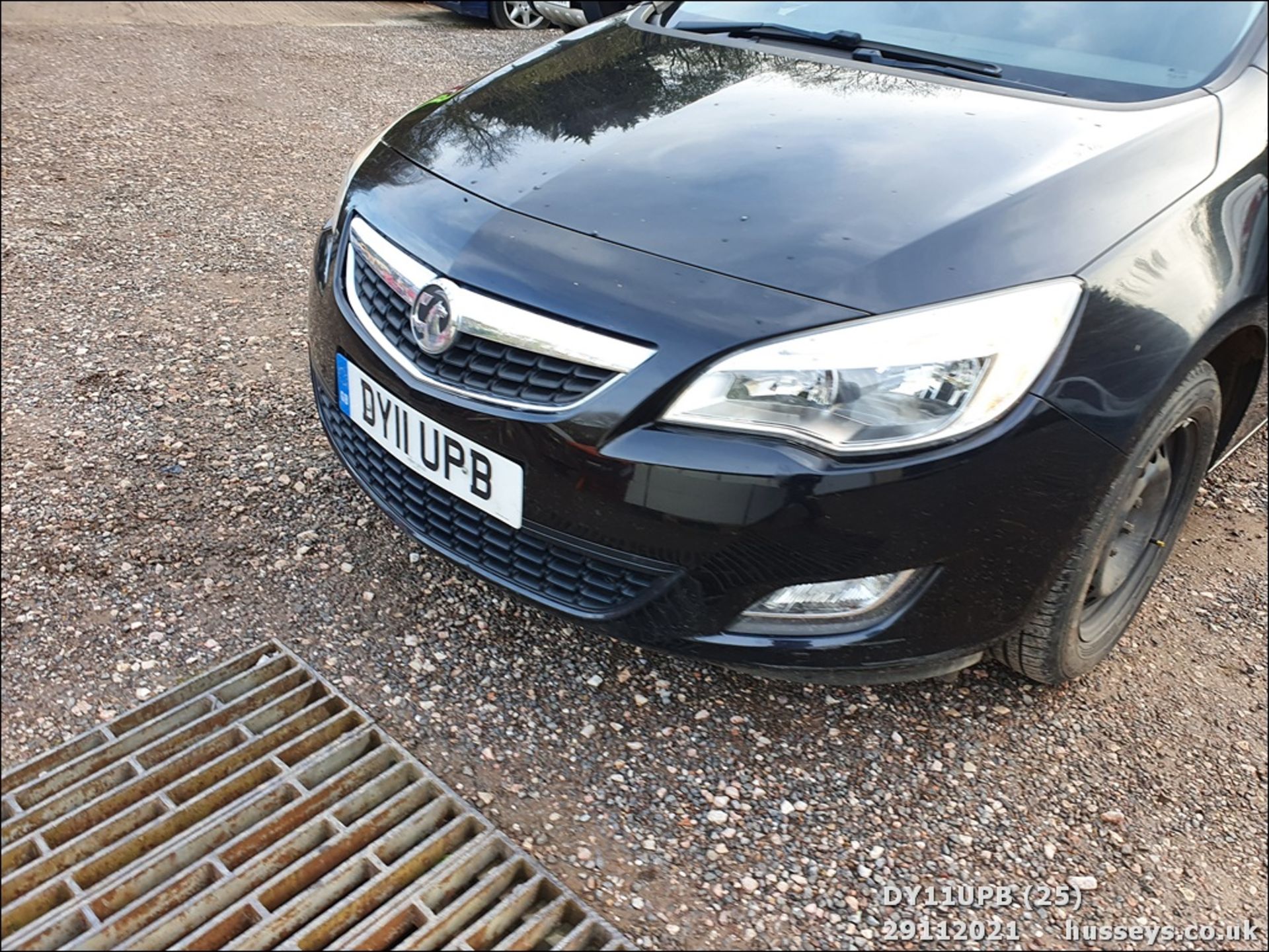 11/11 VAUXHALL ASTRA EXCLUSIV 98 - 1398cc 5dr Hatchback (Black, 108k) - Image 25 of 29