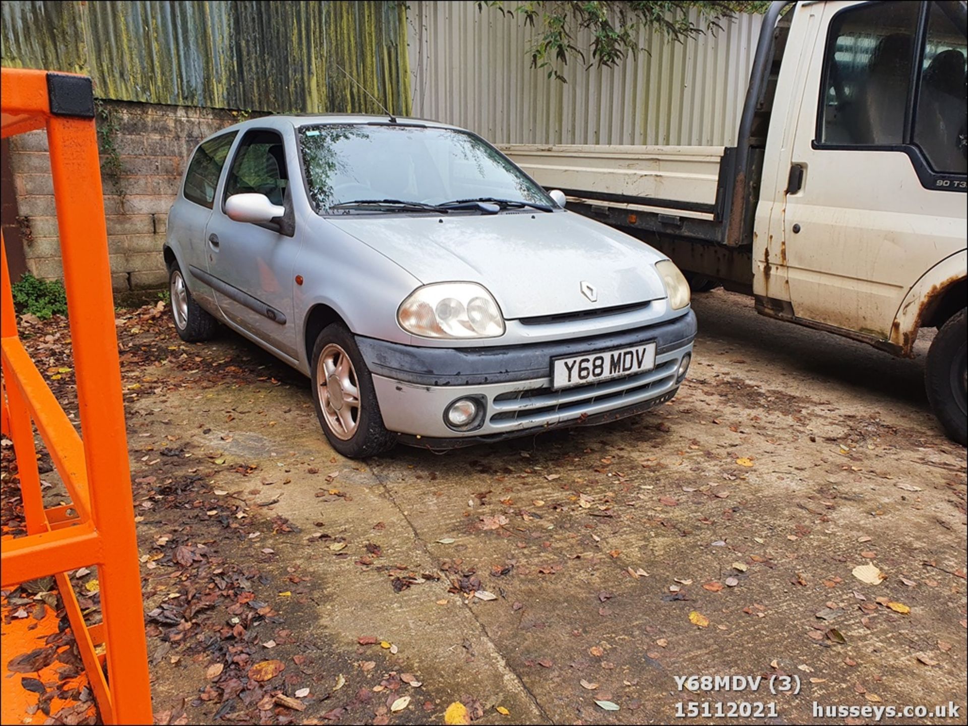 2001 RENAULT CLIO SPORT 16V - 1149cc 3dr Hatchback (Silver) - Image 3 of 13