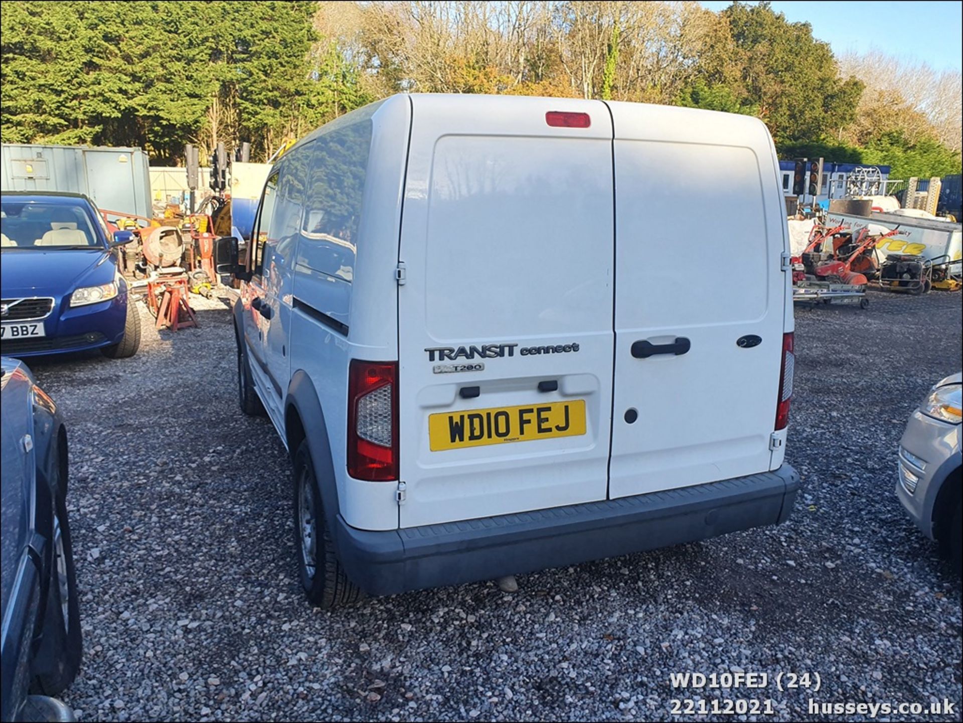 10/10 FORD TRANSIT CONNECT 75 T200 - 1753cc Van (White, 186k) - Image 24 of 26