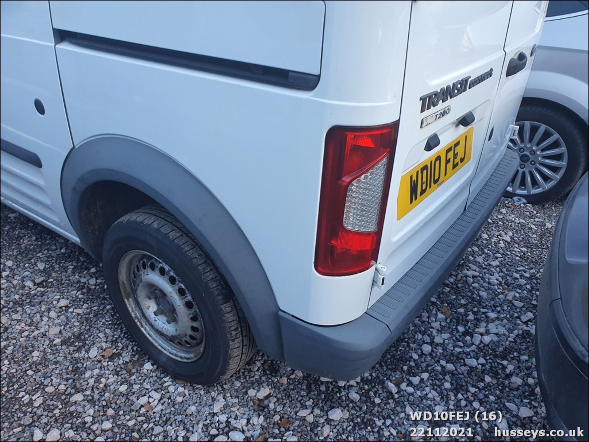 10/10 FORD TRANSIT CONNECT 75 T200 - 1753cc Van (White, 186k) - Image 17 of 26