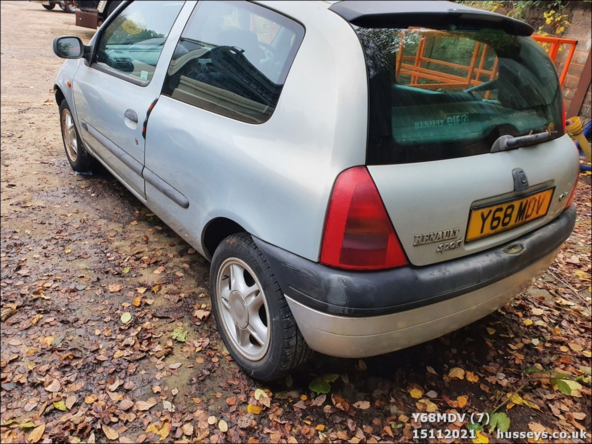 2001 RENAULT CLIO SPORT 16V - 1149cc 3dr Hatchback (Silver) - Image 7 of 13