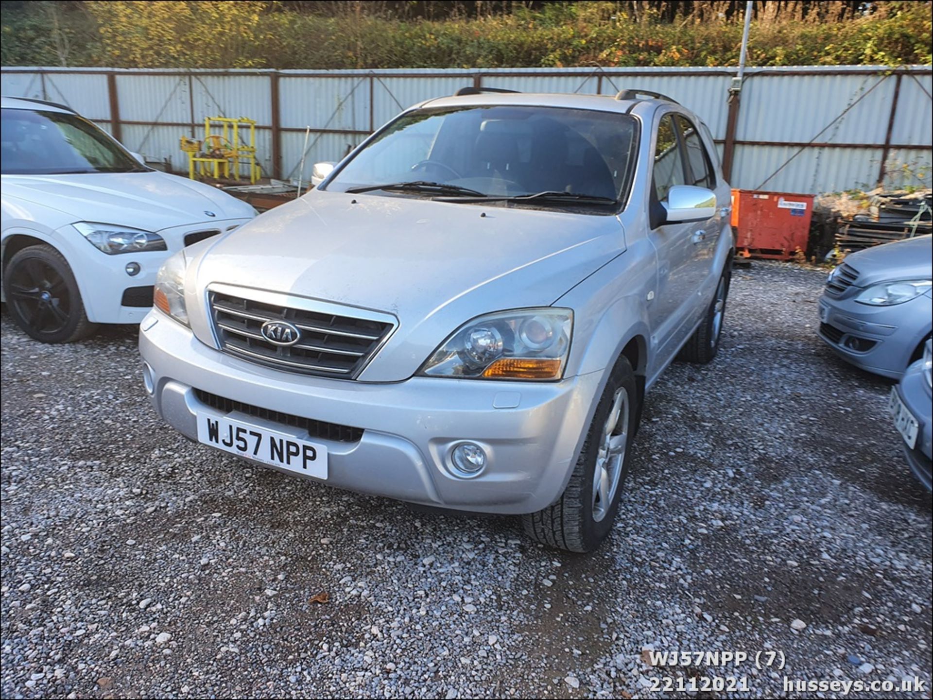 07/57 KIA SORENTO TITAN CRDI - 2497cc 5dr Estate (Silver, 107k) - Image 7 of 26