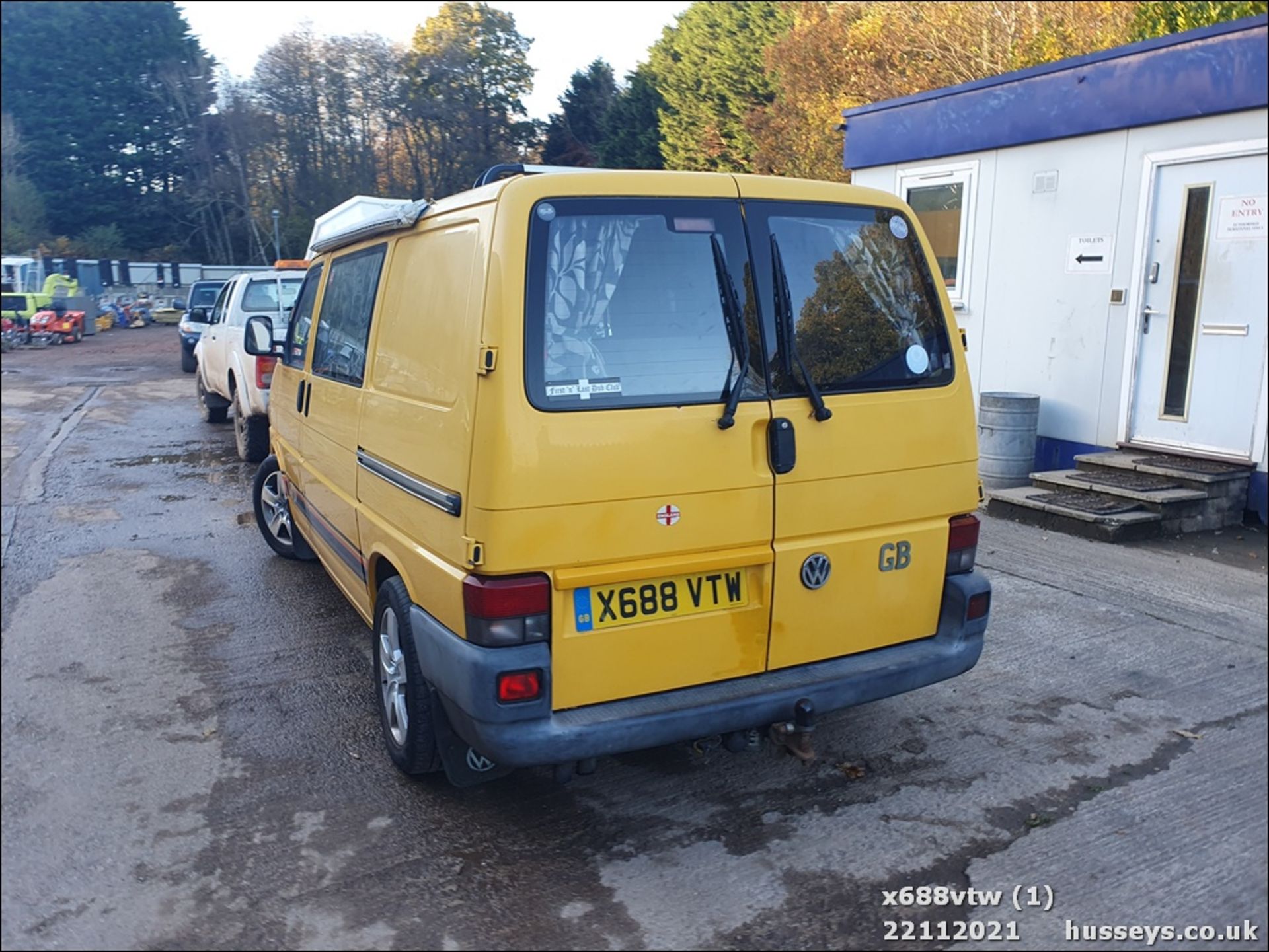 2000 VOLKSWAGEN TRANSPORTER TDI SWB - 2461cc 5dr Van (Yellow, 255k) - Image 2 of 28