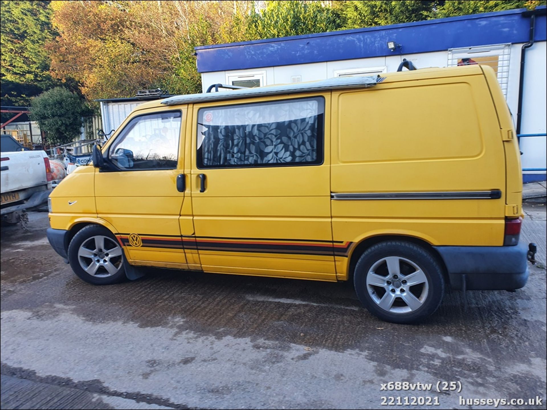 2000 VOLKSWAGEN TRANSPORTER TDI SWB - 2461cc 5dr Van (Yellow, 255k) - Image 25 of 28