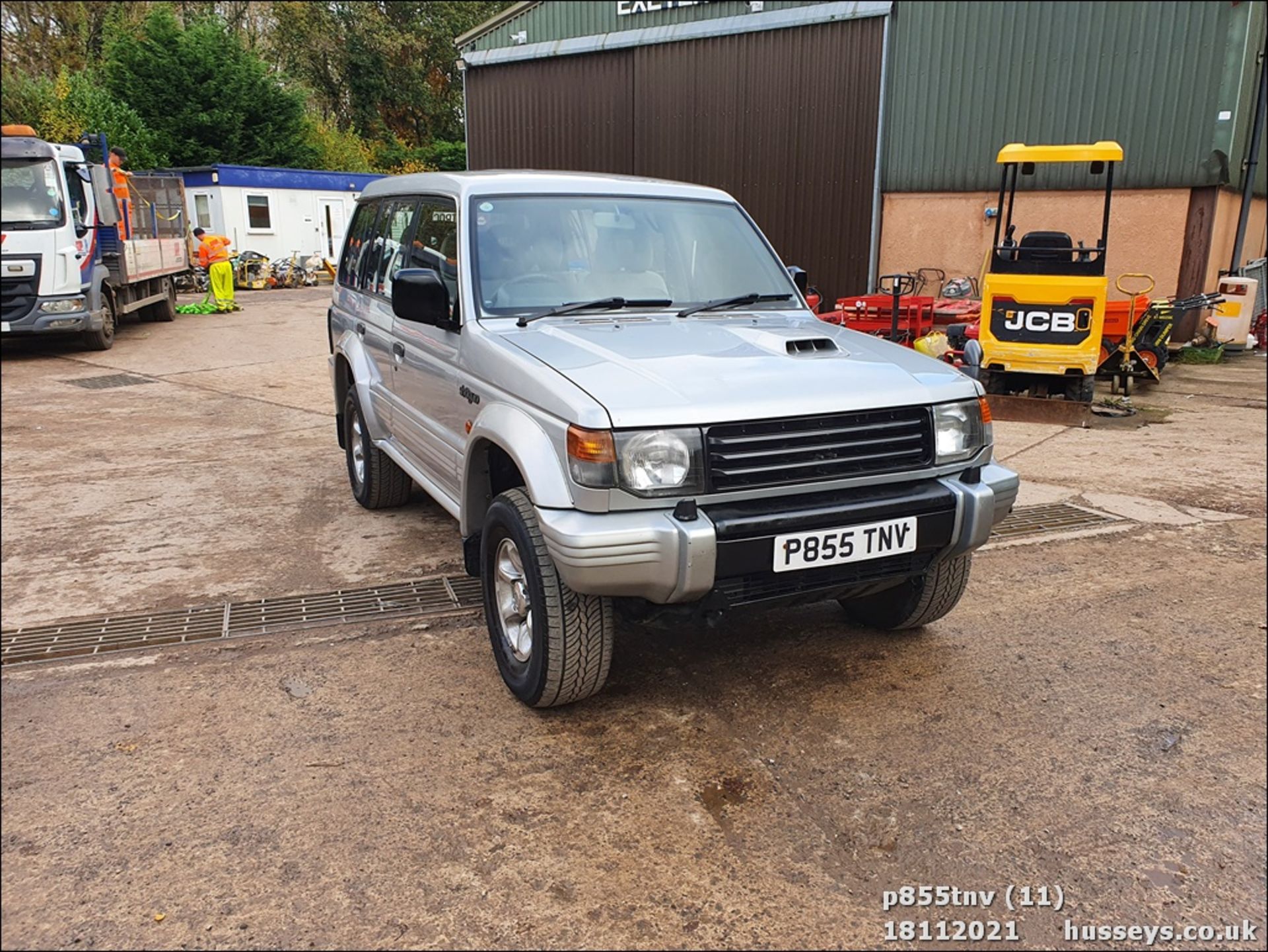 1997 MITSUBISHI SHOGUN GLS LWB - 2835cc 5dr Estate (Silver, 177k) - Image 7 of 42