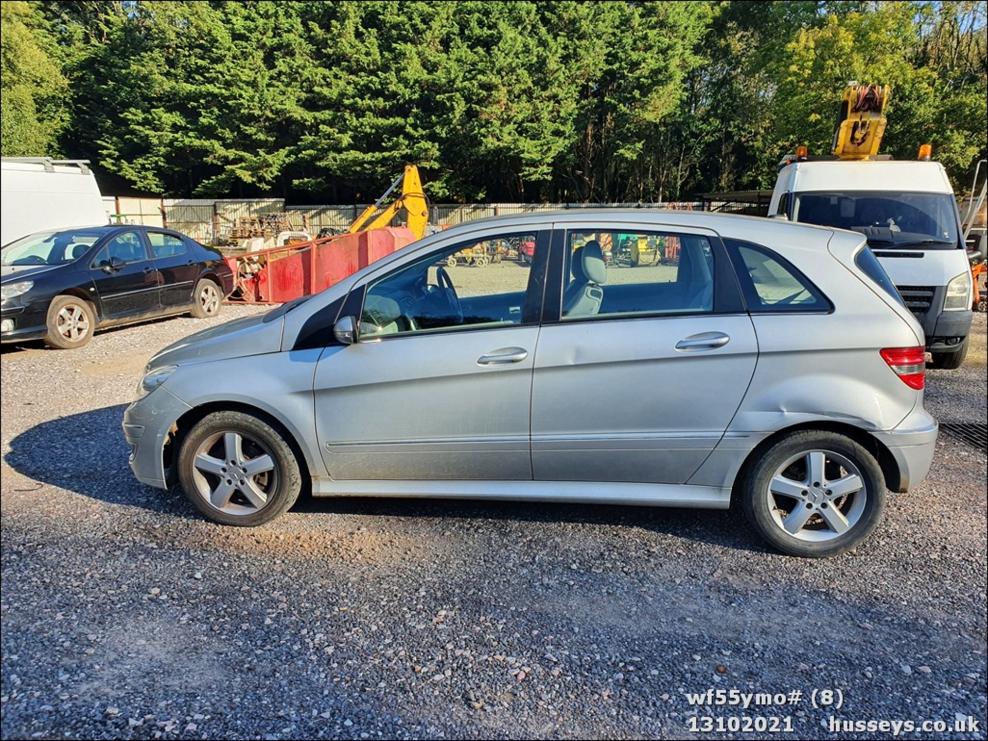 05/55 MERCEDES B200 CDI SE CVT - 1992cc 5dr MPV (Silver) - Image 9 of 17