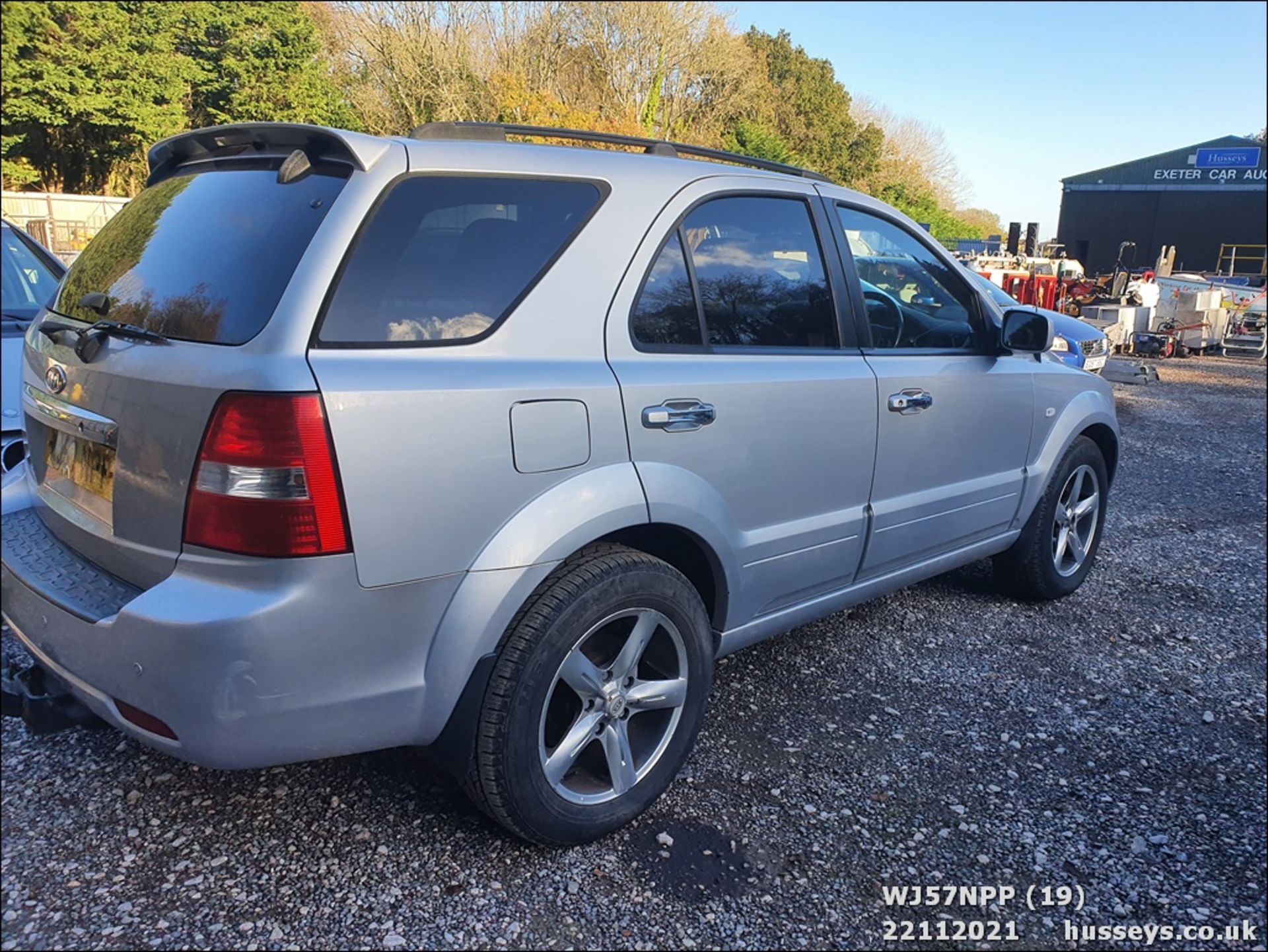 07/57 KIA SORENTO TITAN CRDI - 2497cc 5dr Estate (Silver, 107k) - Image 19 of 26