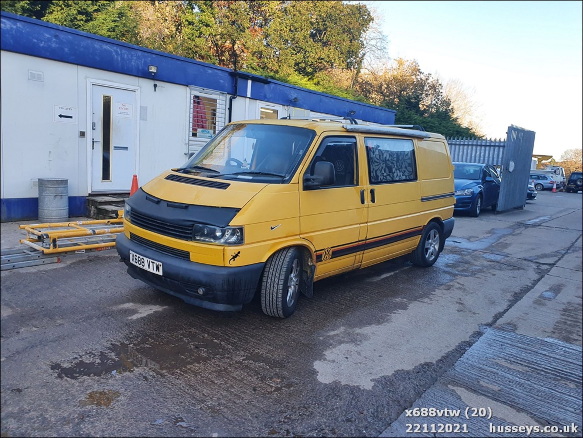 2000 VOLKSWAGEN TRANSPORTER TDI SWB - 2461cc 5dr Van (Yellow, 255k) - Image 21 of 28