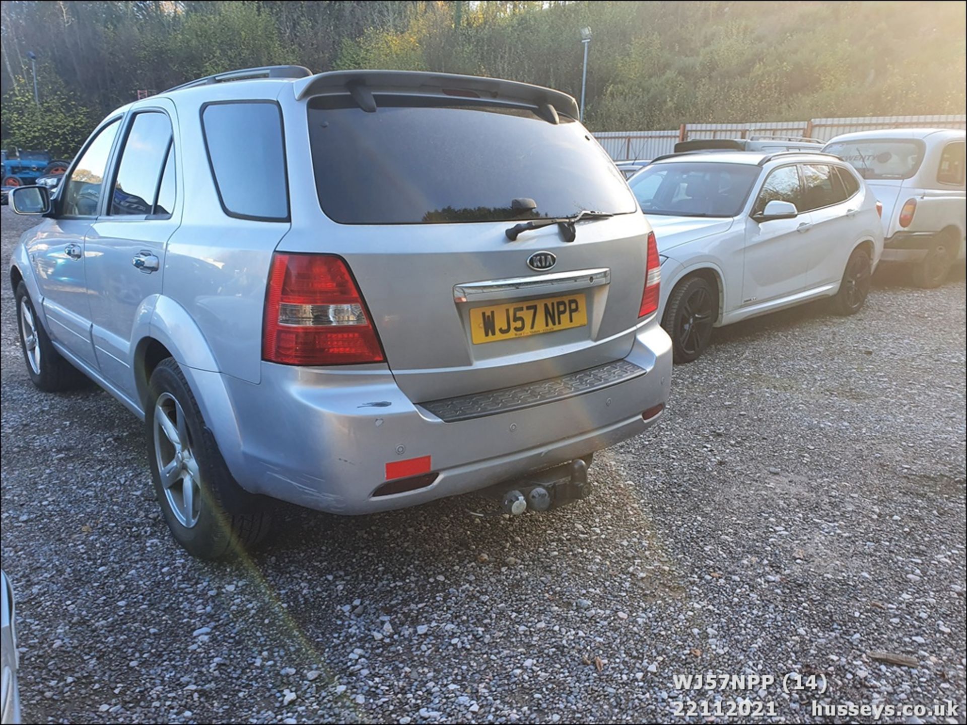 07/57 KIA SORENTO TITAN CRDI - 2497cc 5dr Estate (Silver, 107k) - Image 14 of 26