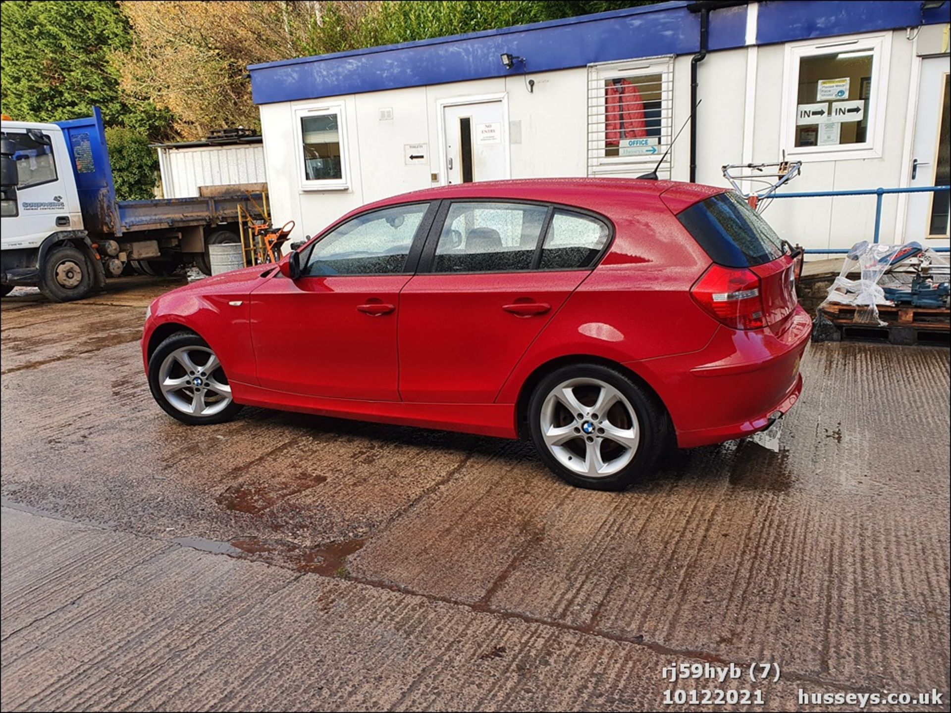 10/59 BMW 118D SPORT - 1995cc 5dr Hatchback (Red) - Image 7 of 39