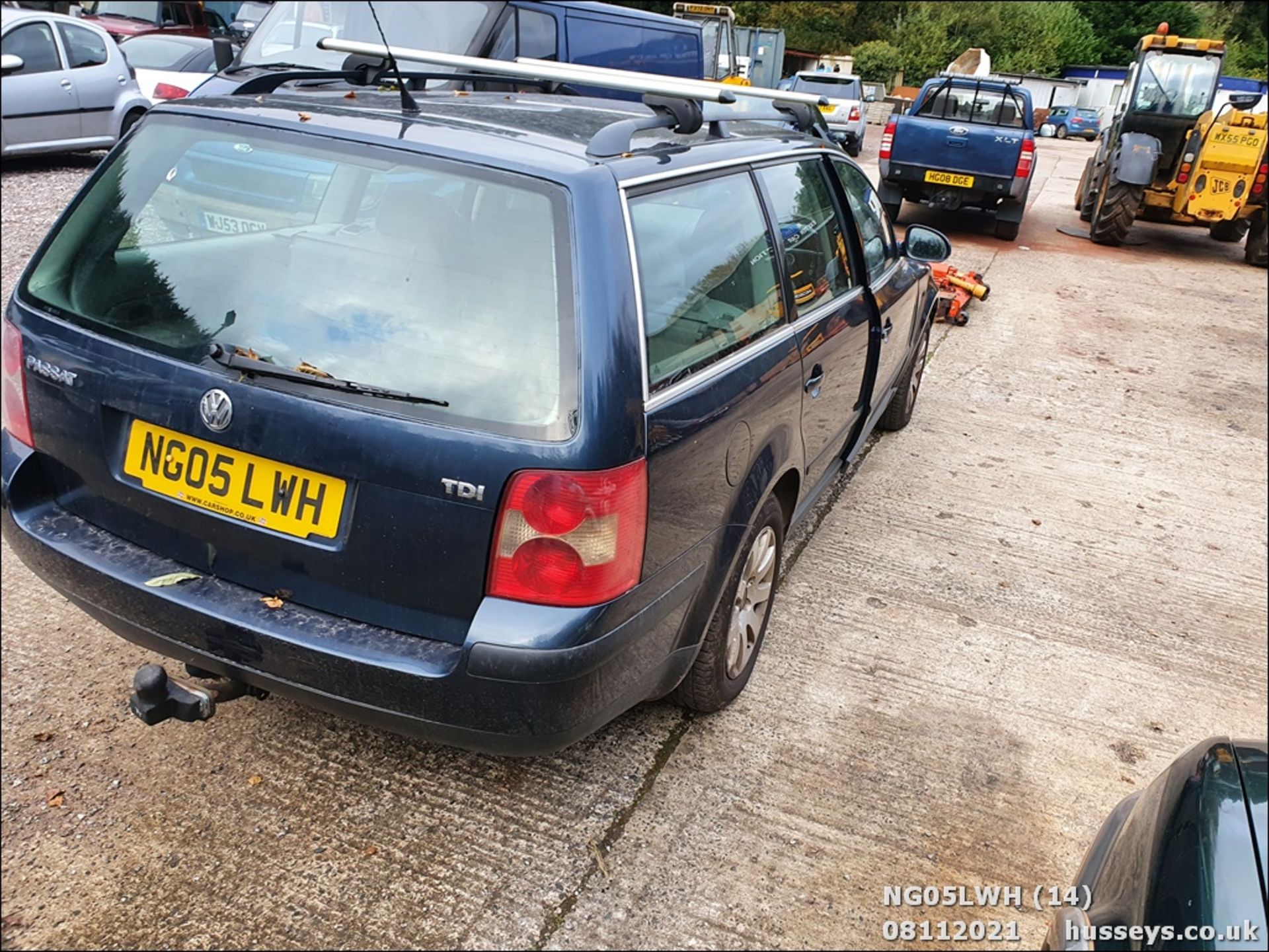 05/05 VOLKSWAGEN PASSAT TRENDLINE TDI 100 - 1896cc 5dr Estate (Blue, 209k) - Image 14 of 19