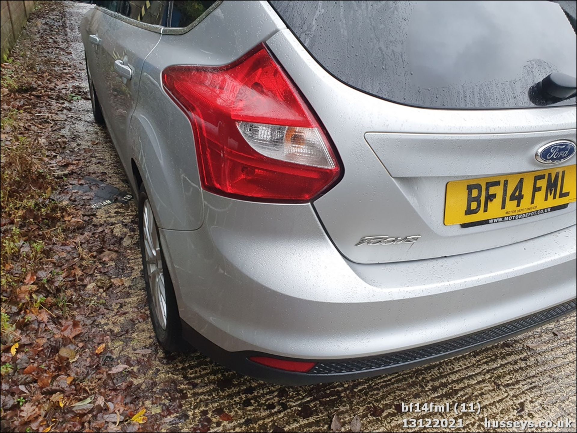 14/14 FORD FOCUS ZETEC TURBO - 998cc 5dr Hatchback (Silver, 83k) - Image 11 of 31