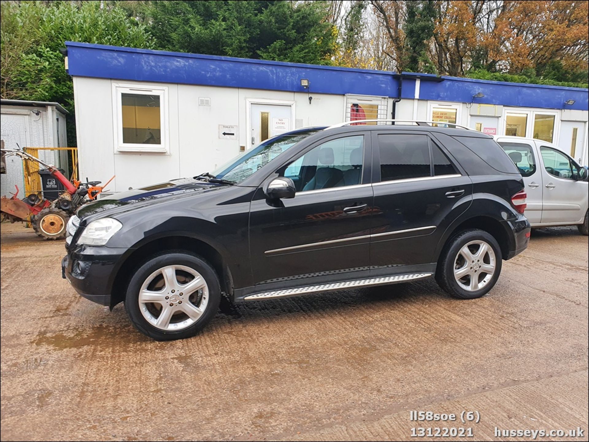 08/58 MERCEDES ML 280 CDI SPORT AUTO - 2987cc 5dr Estate (Black) - Image 6 of 27