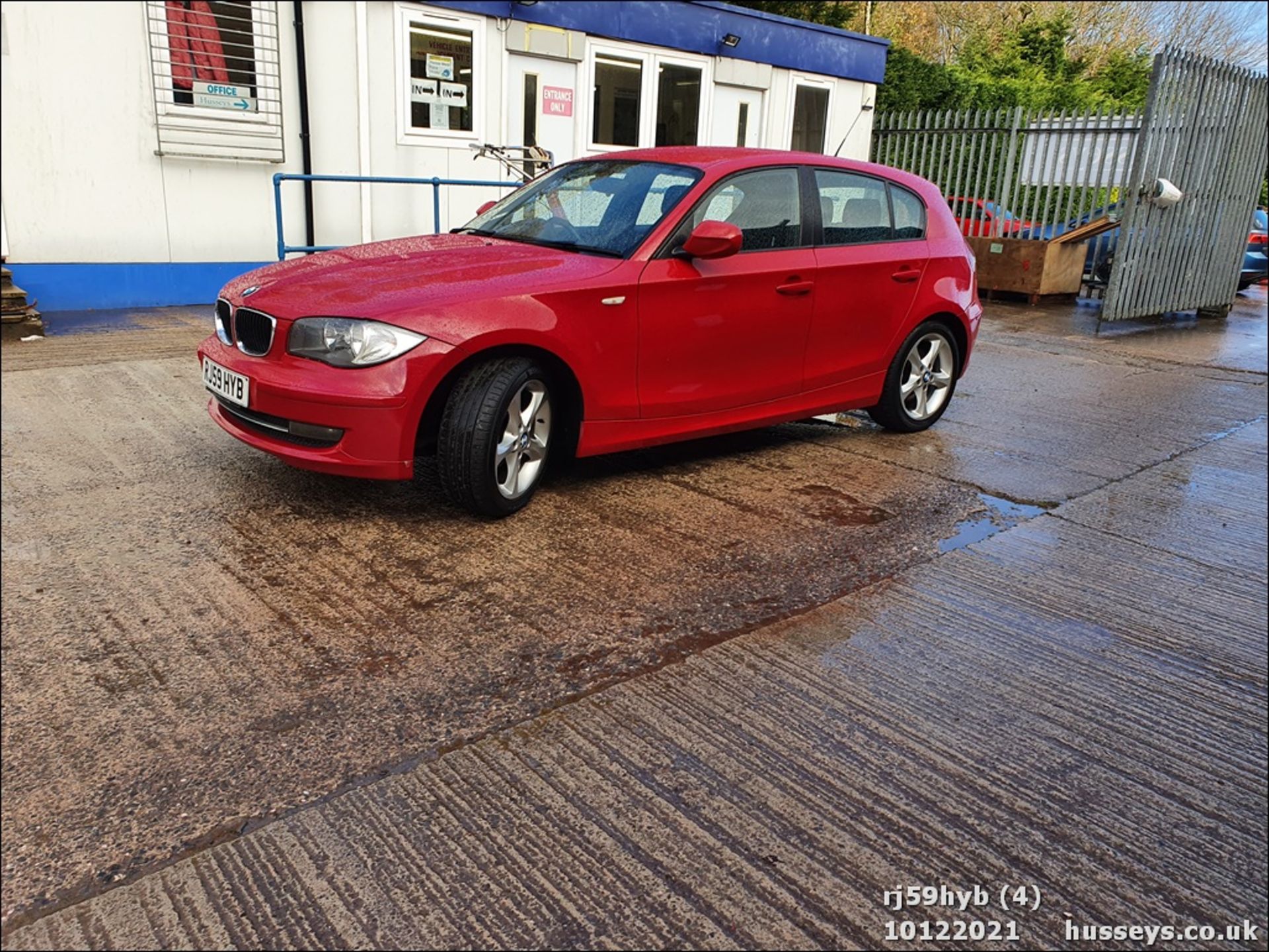 10/59 BMW 118D SPORT - 1995cc 5dr Hatchback (Red) - Image 4 of 39