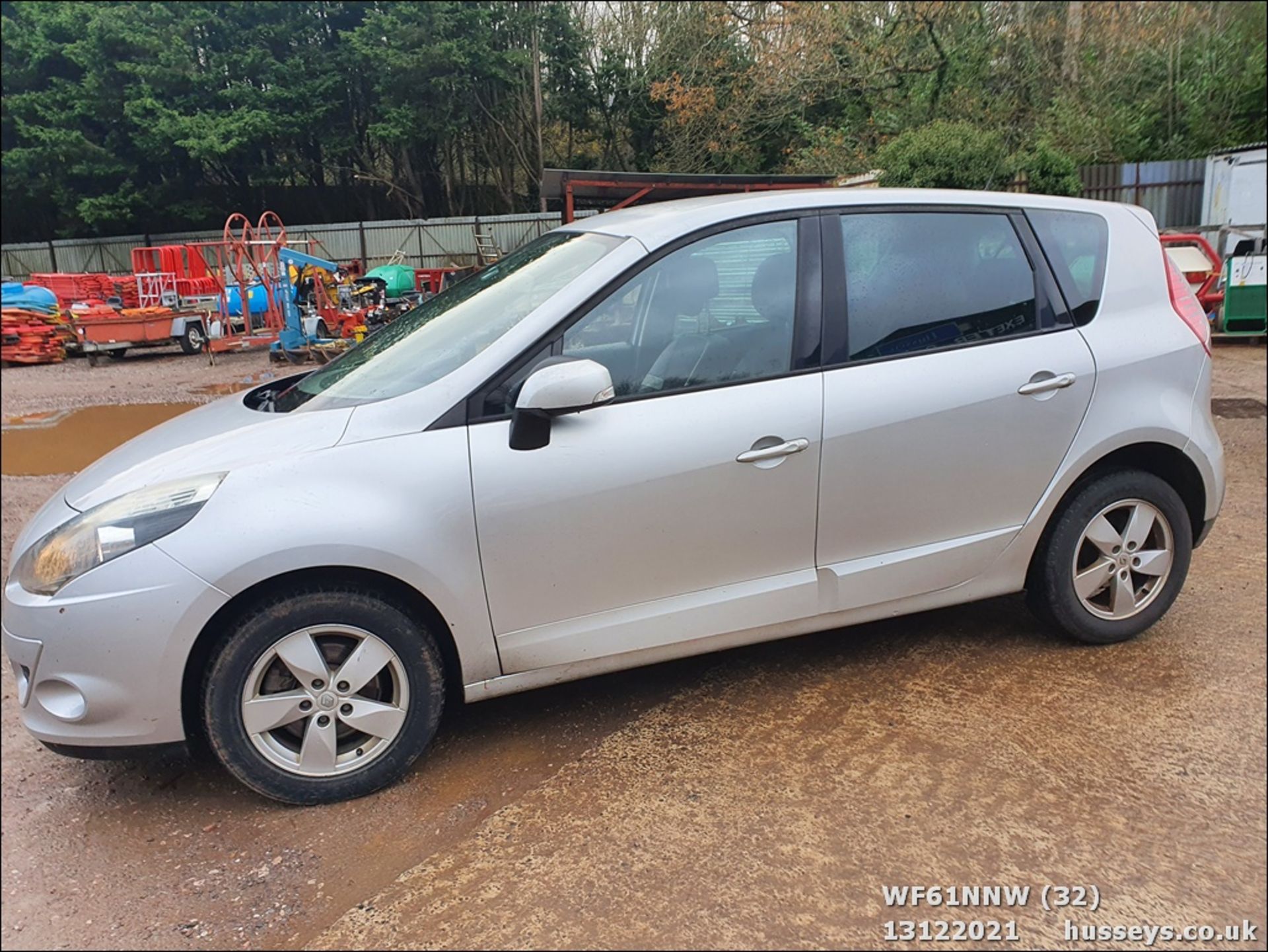 11/61 RENAULT SCENIC DYNAMIQUE TOMTOM D - 1461cc 5dr MPV (Silver, 93k) - Image 34 of 37