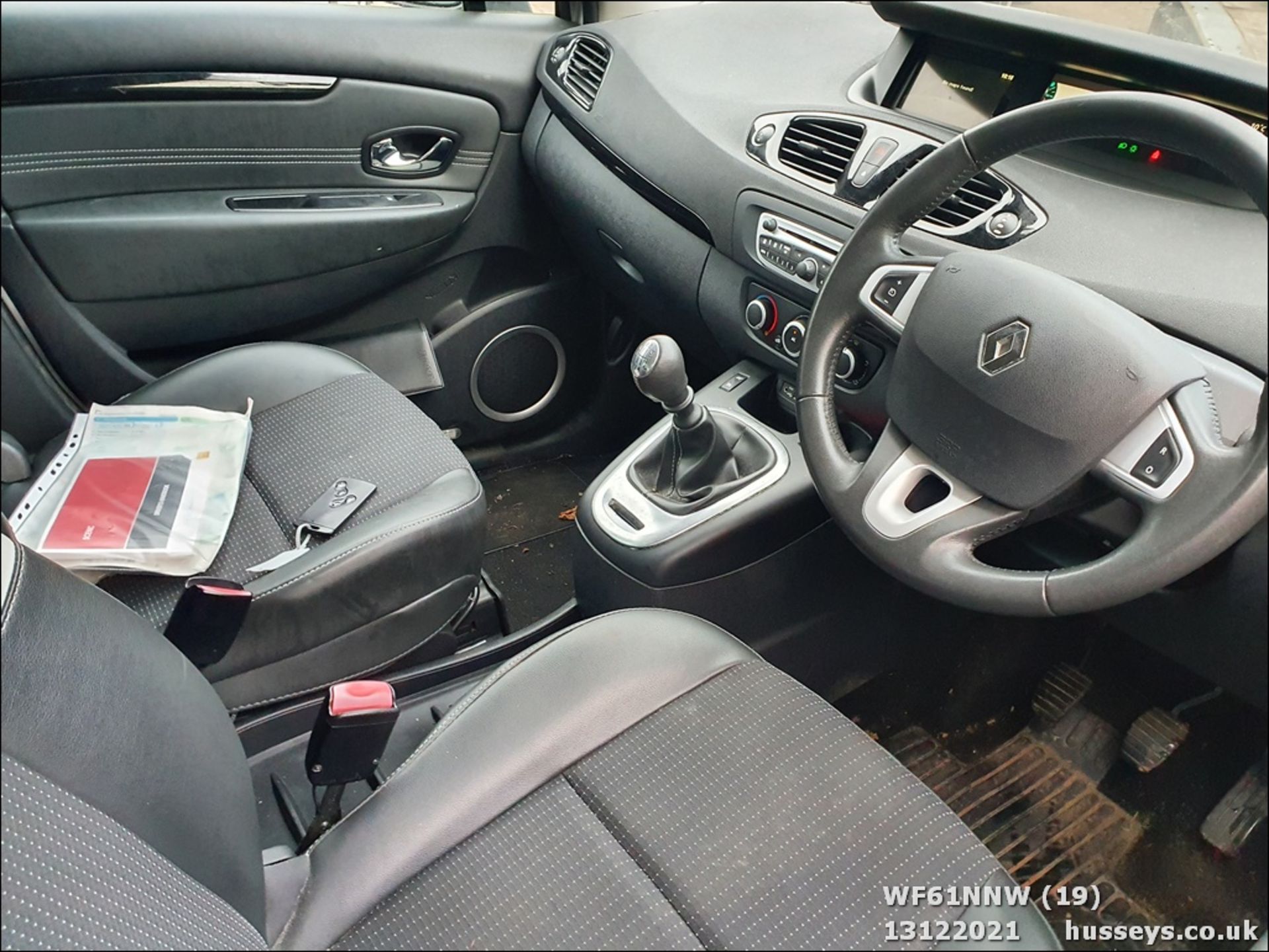 11/61 RENAULT SCENIC DYNAMIQUE TOMTOM D - 1461cc 5dr MPV (Silver, 93k) - Image 21 of 37