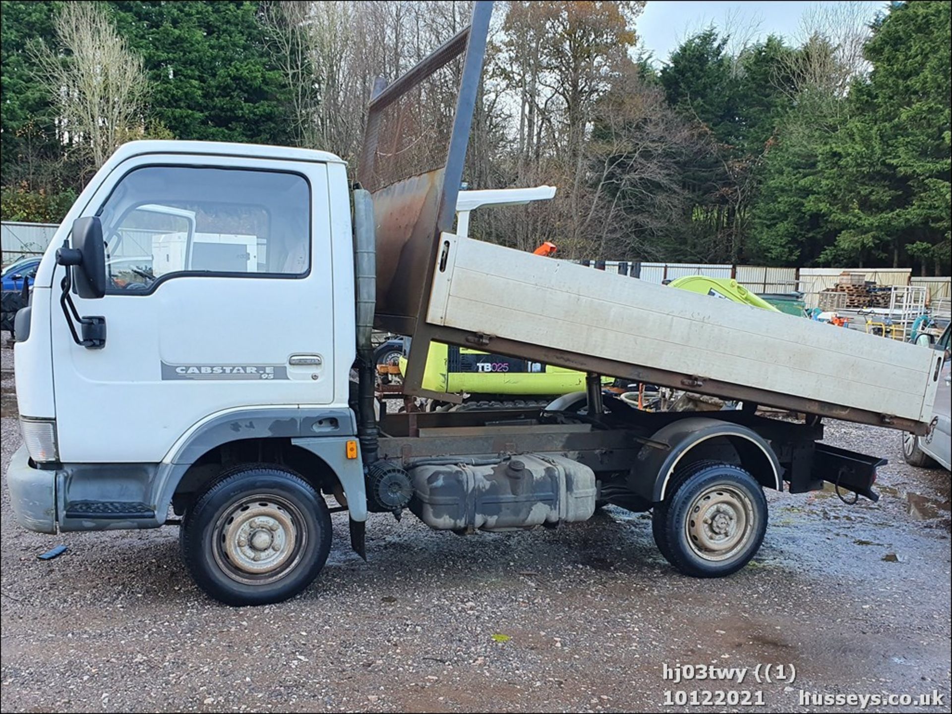 03/03 NISSAN CABSTAR E95 SWB - 2664cc 2dr Tipper (White, 90k) - Image 2 of 24