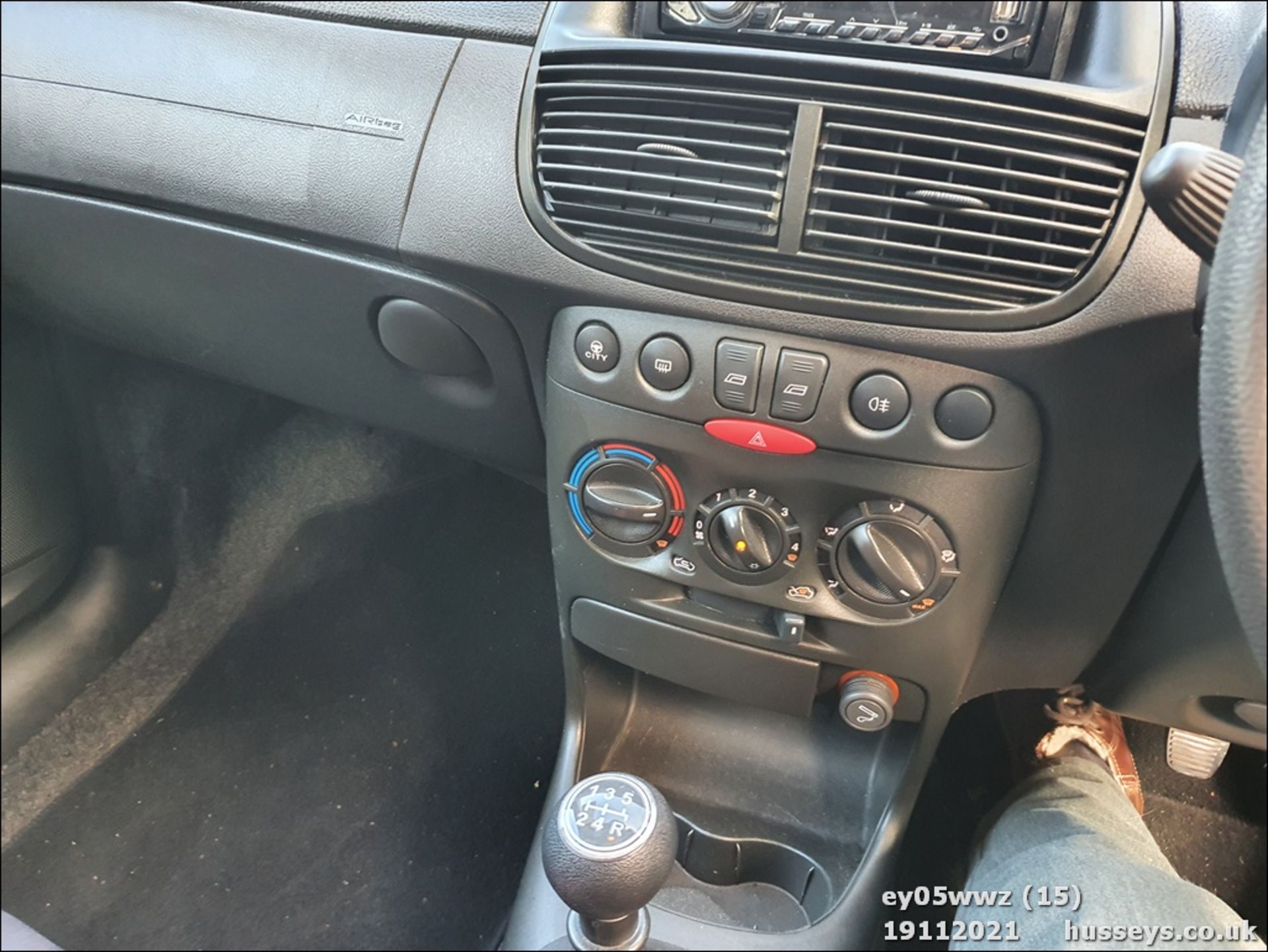 05/05 FIAT PUNTO DYNAMIC 8V - 1242cc 3dr Hatchback (Grey) - Image 15 of 20