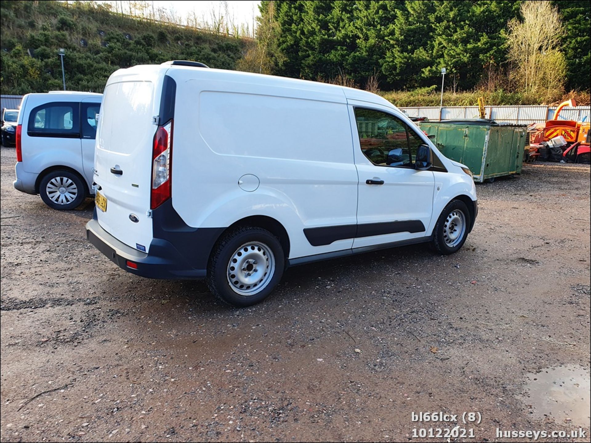 17/66 FORD TRANSIT CONNECT 200 TRND - 998cc 5dr Van (White, 128k) - Image 8 of 24