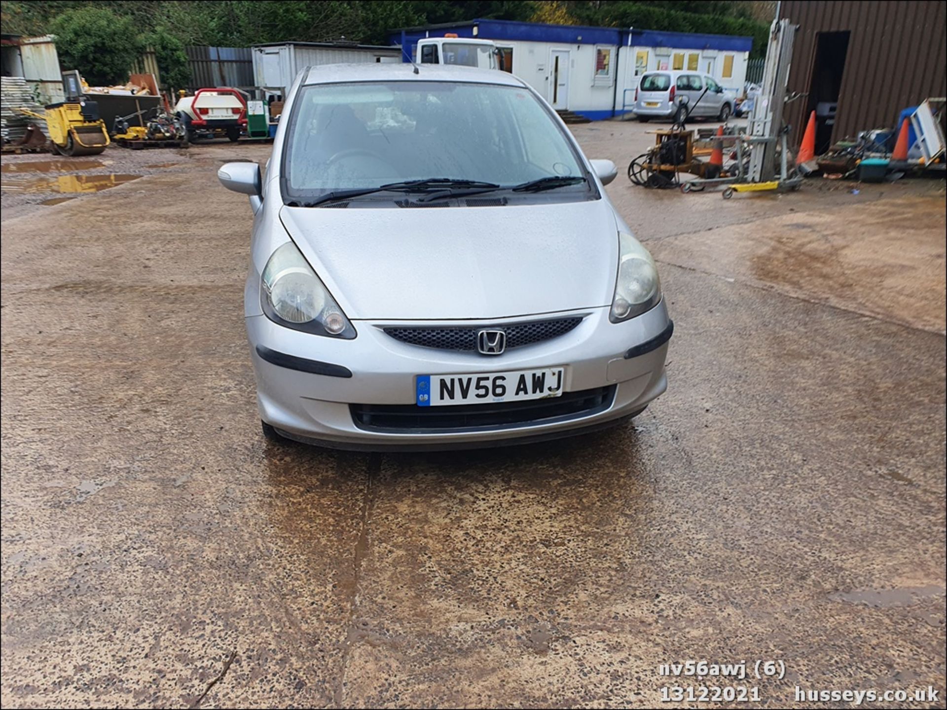 06/56 HONDA JAZZ SE - 1339cc 5dr Hatchback (Silver, 87k) - Image 7 of 44