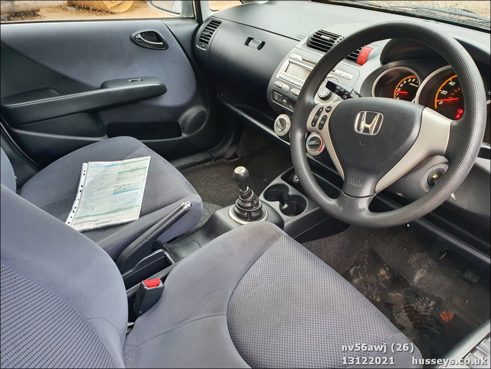 06/56 HONDA JAZZ SE - 1339cc 5dr Hatchback (Silver, 87k) - Image 27 of 44