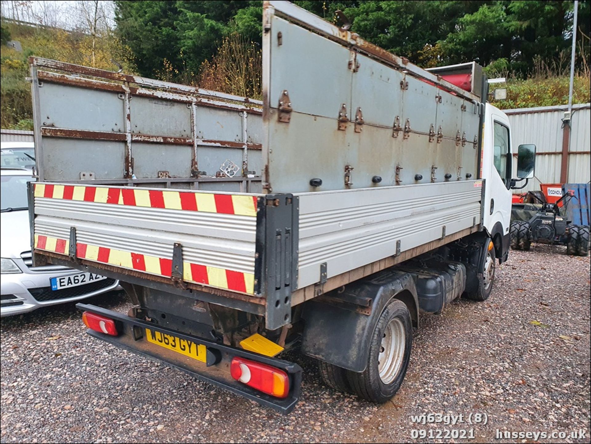 13/63 NISSAN CABSTAR 35.14 S/C SWB - 2488cc Tipper (White, 123k) - Image 9 of 17