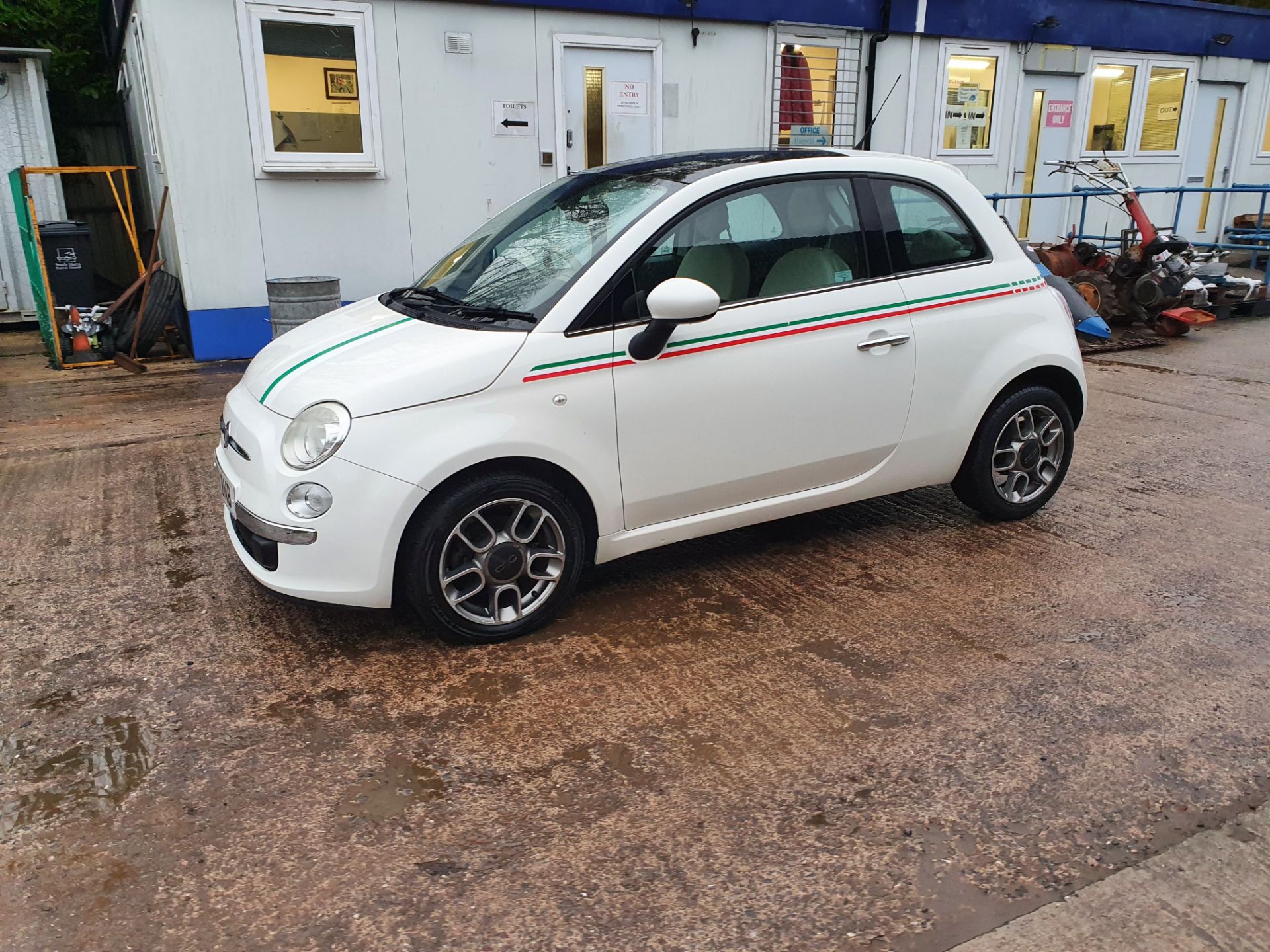 11/61 FIAT 500 LOUNGE - 875cc 3dr Hatchback (White, 41k) - Image 10 of 31