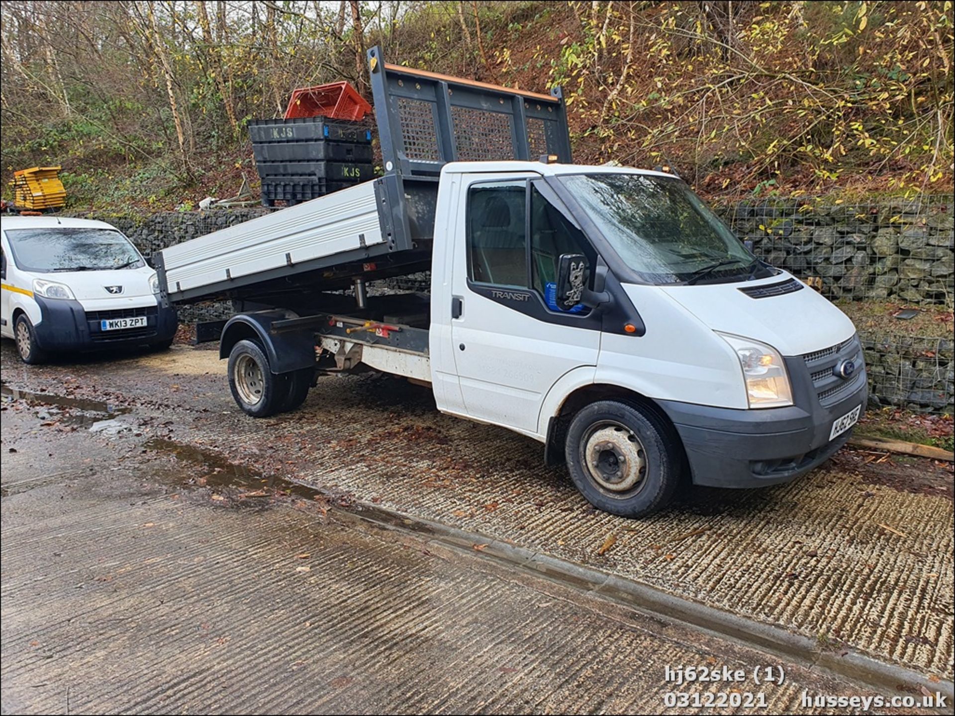 12/62 FORD TRANSIT 125 T350 RWD - 2198cc 2dr Tipper (White, 133k) - Image 2 of 16