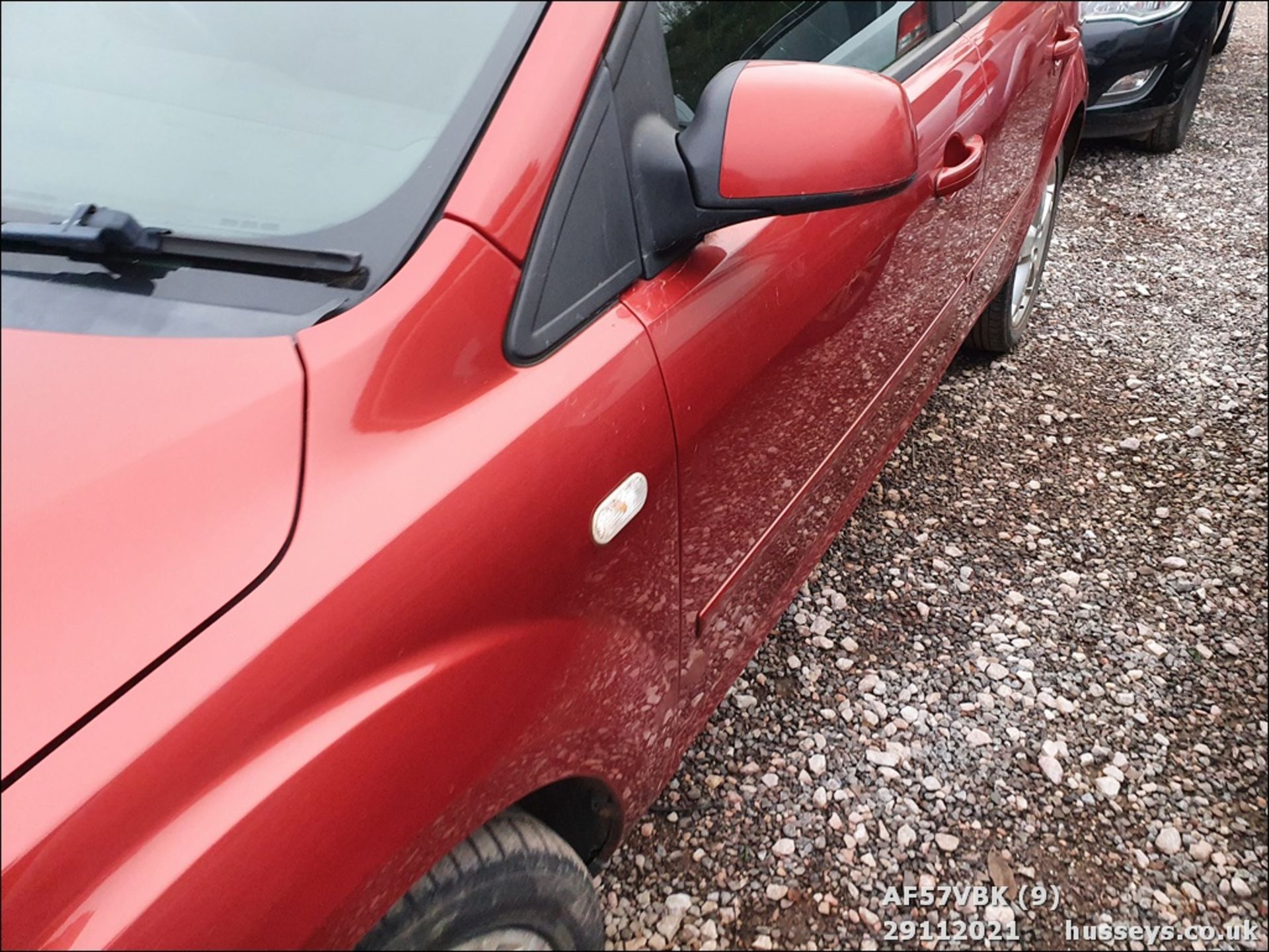 07/57 FORD FOCUS ZETEC CLIMATE TDCI - 1560cc 5dr Hatchback (Red, 143k) - Image 9 of 20