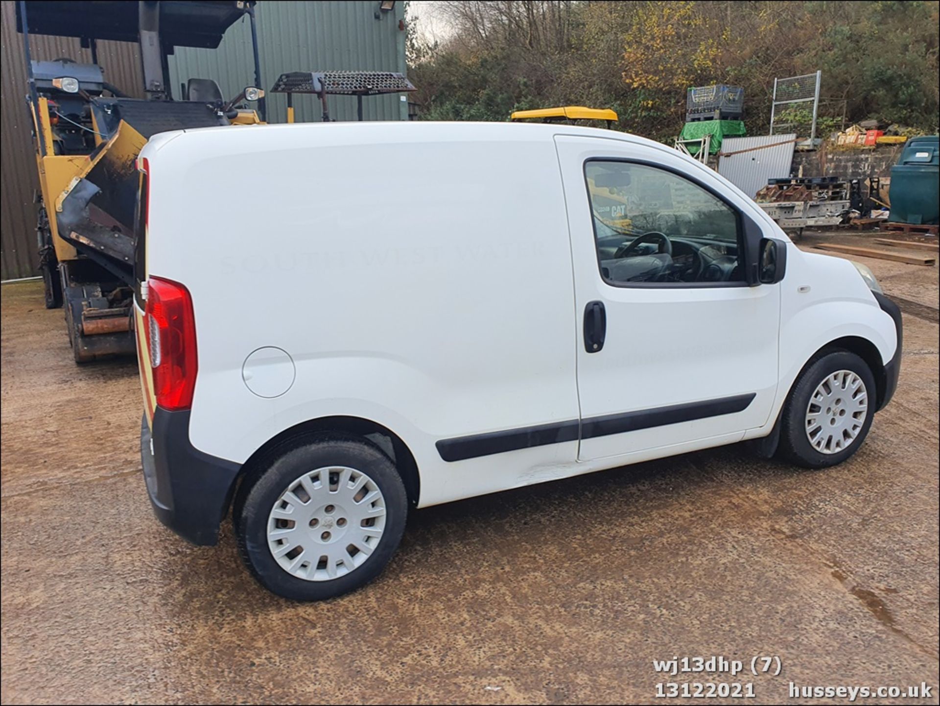 13/13 PEUGEOT BIPPER SE HDI S-A - 1248cc 5dr Van (White, 64k) - Image 8 of 29