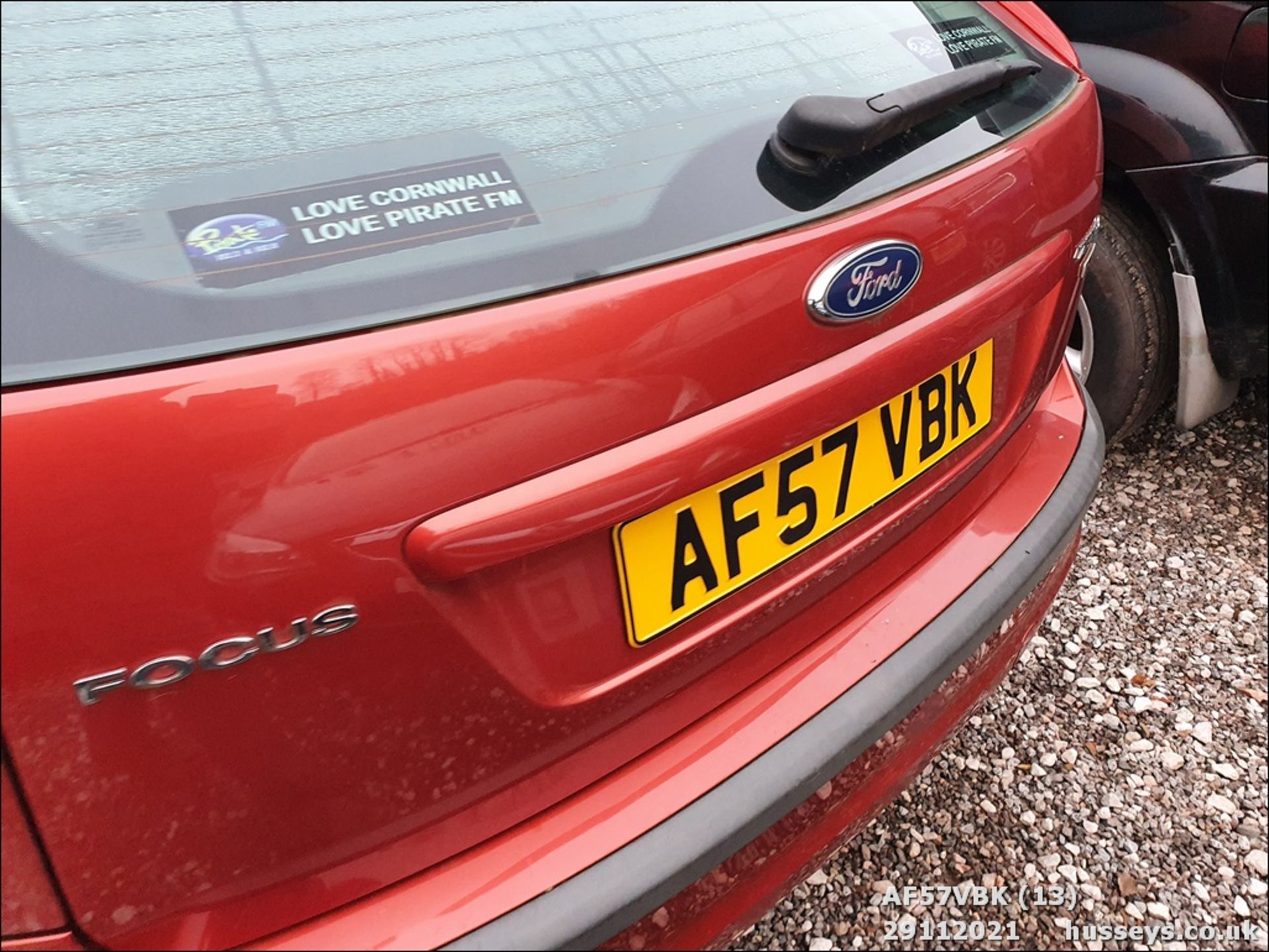 07/57 FORD FOCUS ZETEC CLIMATE TDCI - 1560cc 5dr Hatchback (Red, 143k) - Image 13 of 20