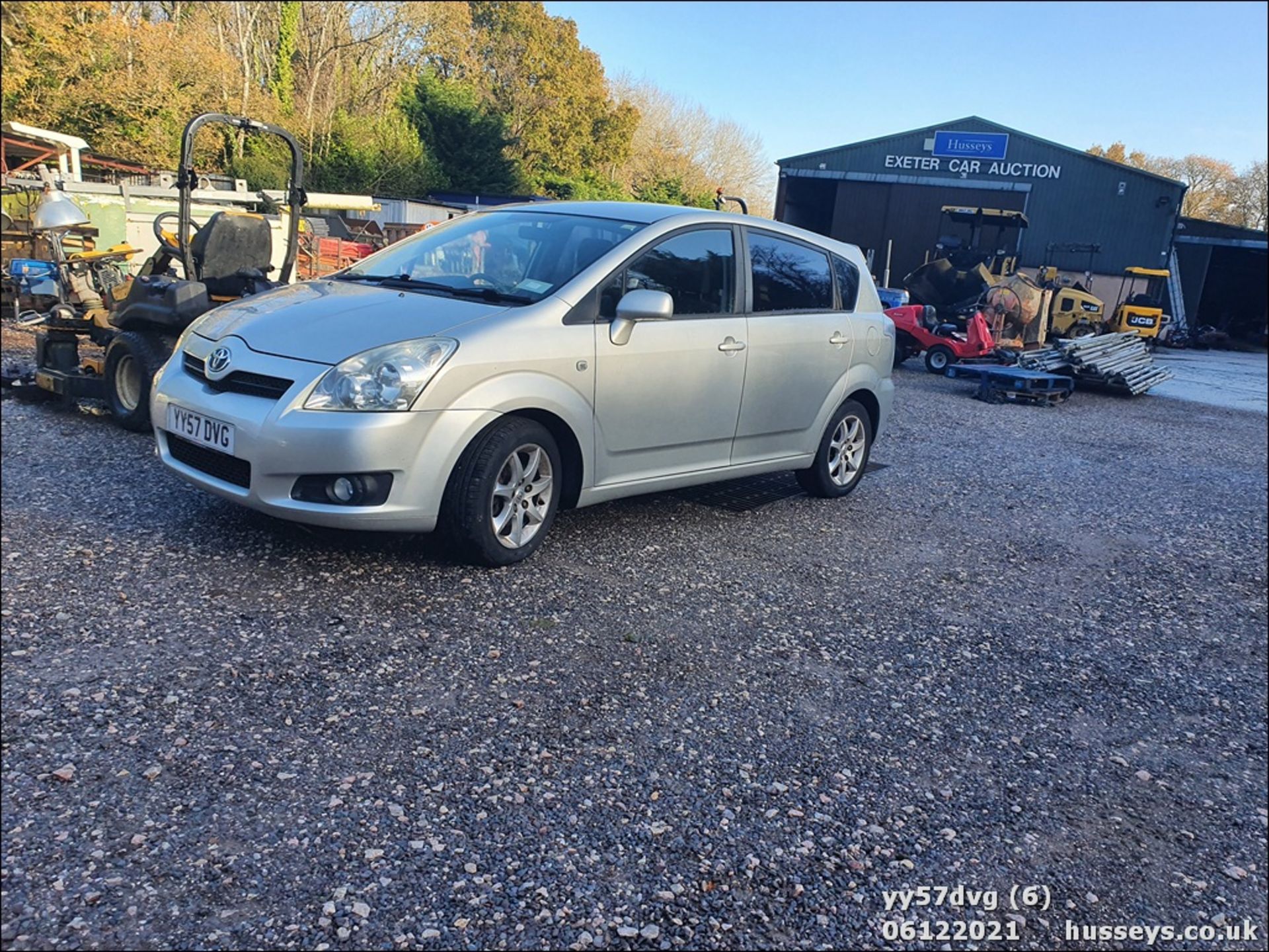 07/57 TOYOTA COROLLA VERSO SR D-4D - 2231cc 5dr MPV (Silver, 88k) - Image 7 of 22