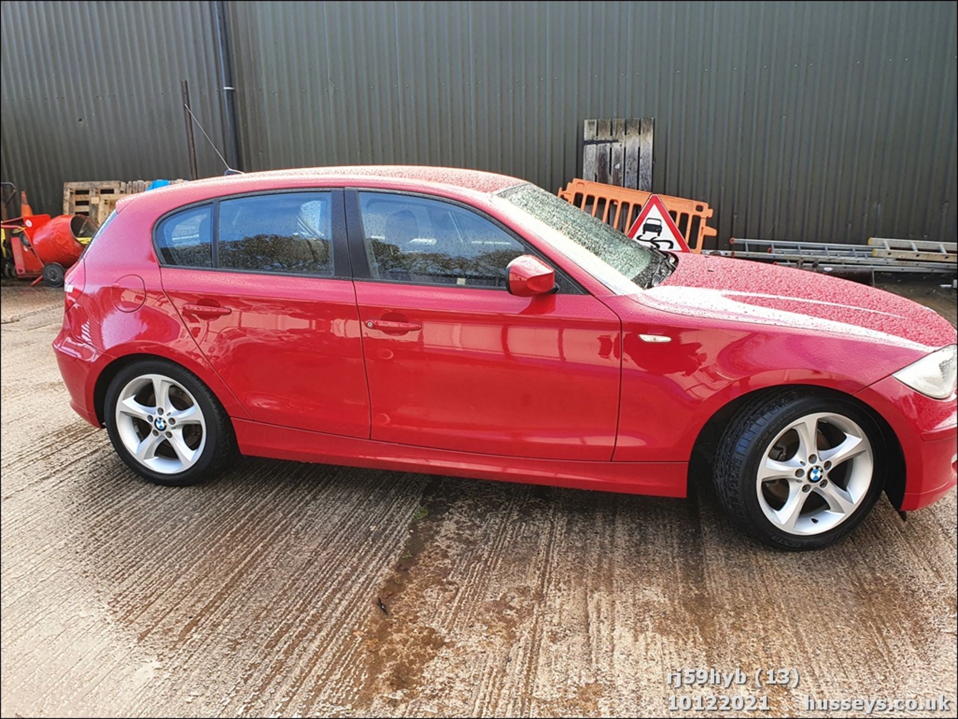 10/59 BMW 118D SPORT - 1995cc 5dr Hatchback (Red) - Image 13 of 39