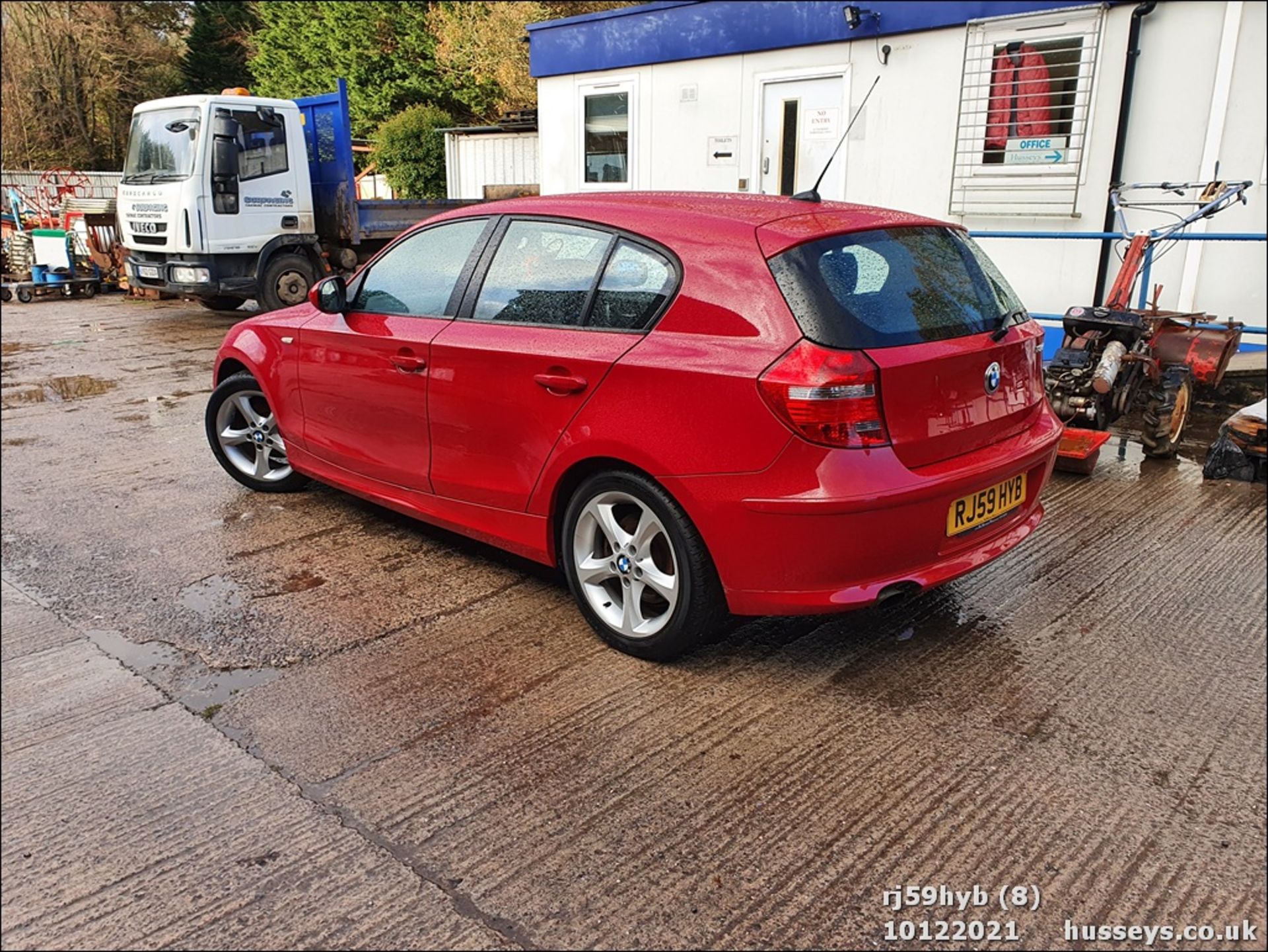 10/59 BMW 118D SPORT - 1995cc 5dr Hatchback (Red) - Image 8 of 39