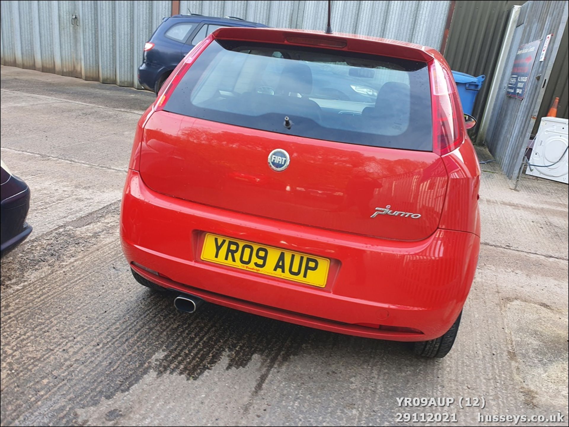 09/09 FIAT G PUNTO SPORTING MULTIJET - 1910cc 3dr Hatchback (Red, 105k) - Image 12 of 20