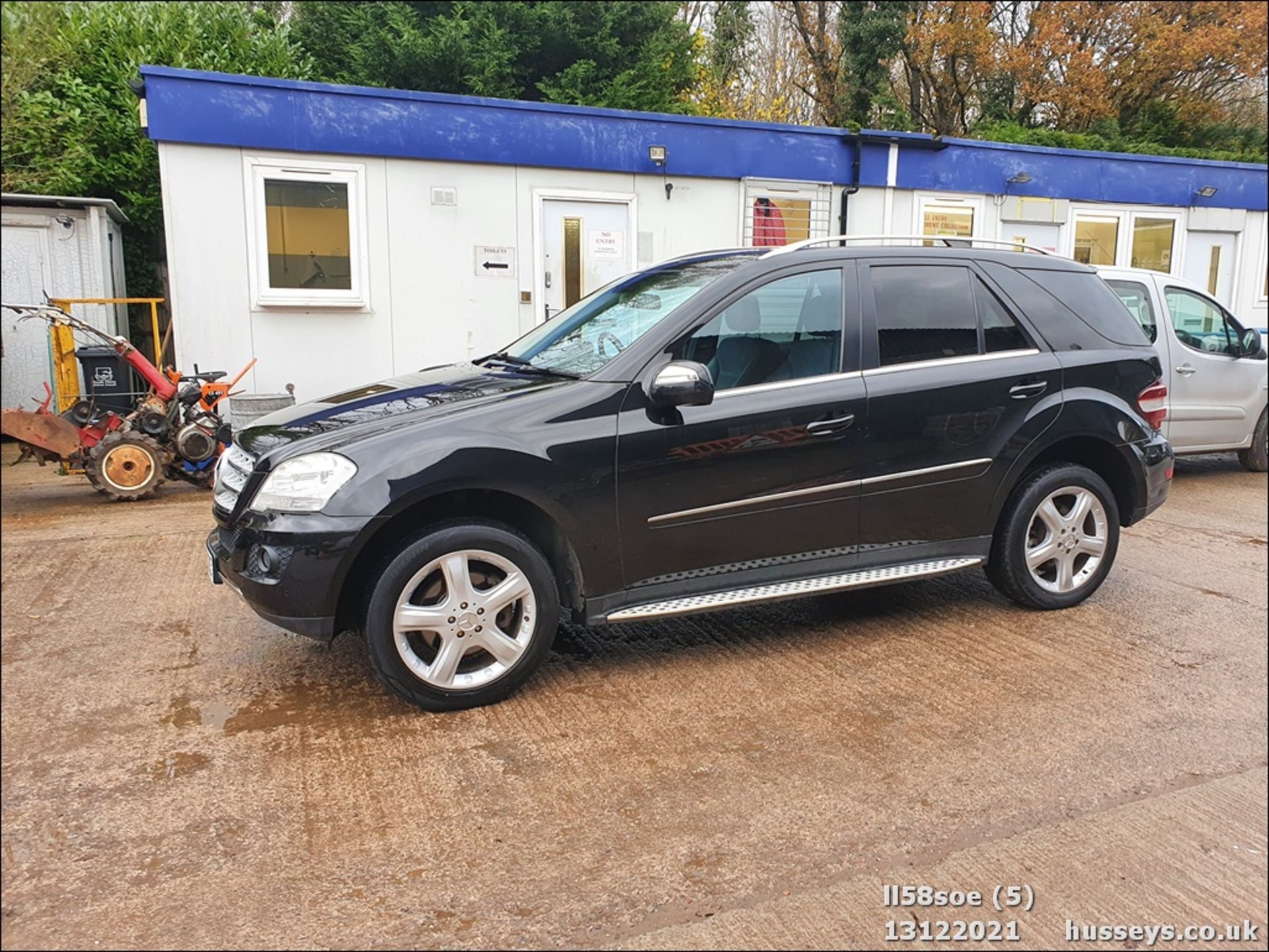 08/58 MERCEDES ML 280 CDI SPORT AUTO - 2987cc 5dr Estate (Black) - Image 5 of 27