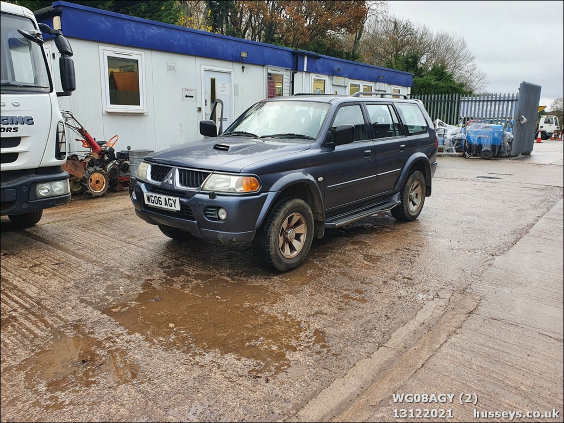 06/06 MITSUBISHI SHOGUN SPORT EQUIPPE TD - 2477cc 5dr Estate (Grey, 104k) - Image 3 of 29