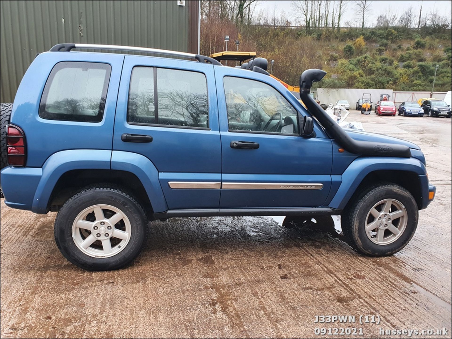 2005 JEEP CHEROKEE LIMITED CRD A - 2766cc 5dr Estate (Blue, 174k) - Image 11 of 28