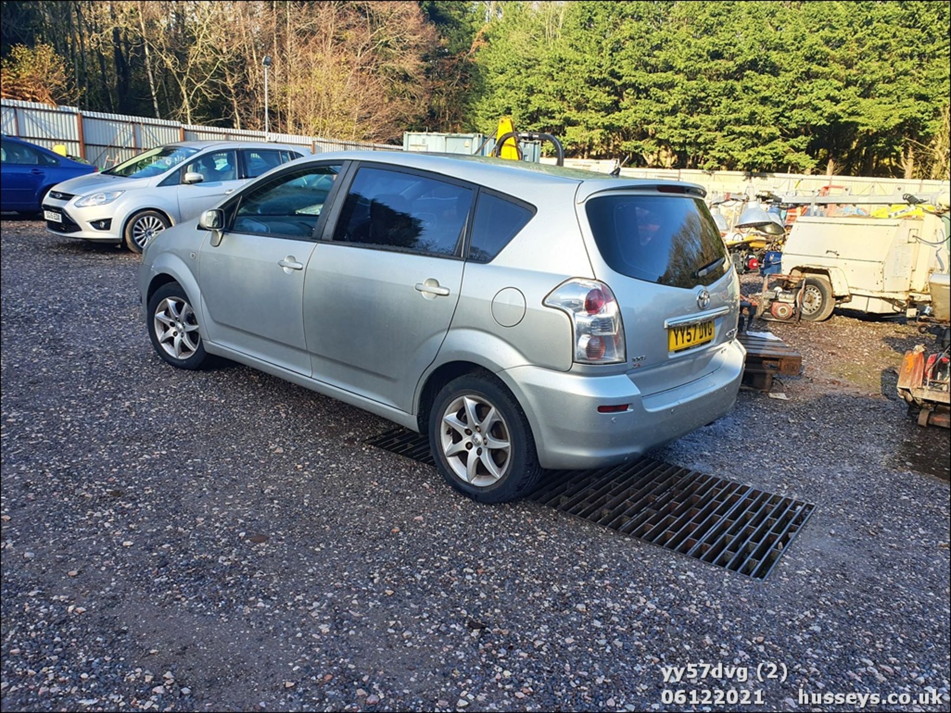 07/57 TOYOTA COROLLA VERSO SR D-4D - 2231cc 5dr MPV (Silver, 88k) - Image 3 of 22