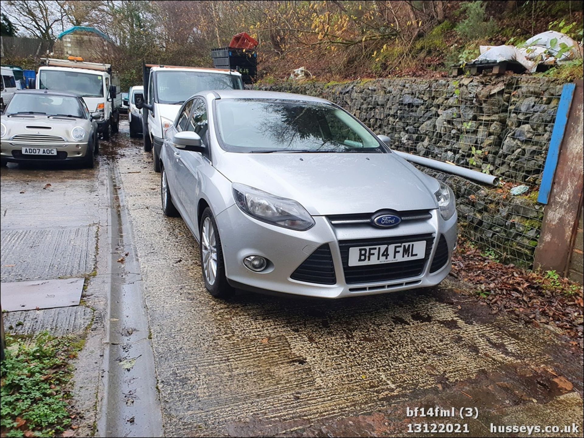 14/14 FORD FOCUS ZETEC TURBO - 998cc 5dr Hatchback (Silver, 83k) - Image 3 of 31