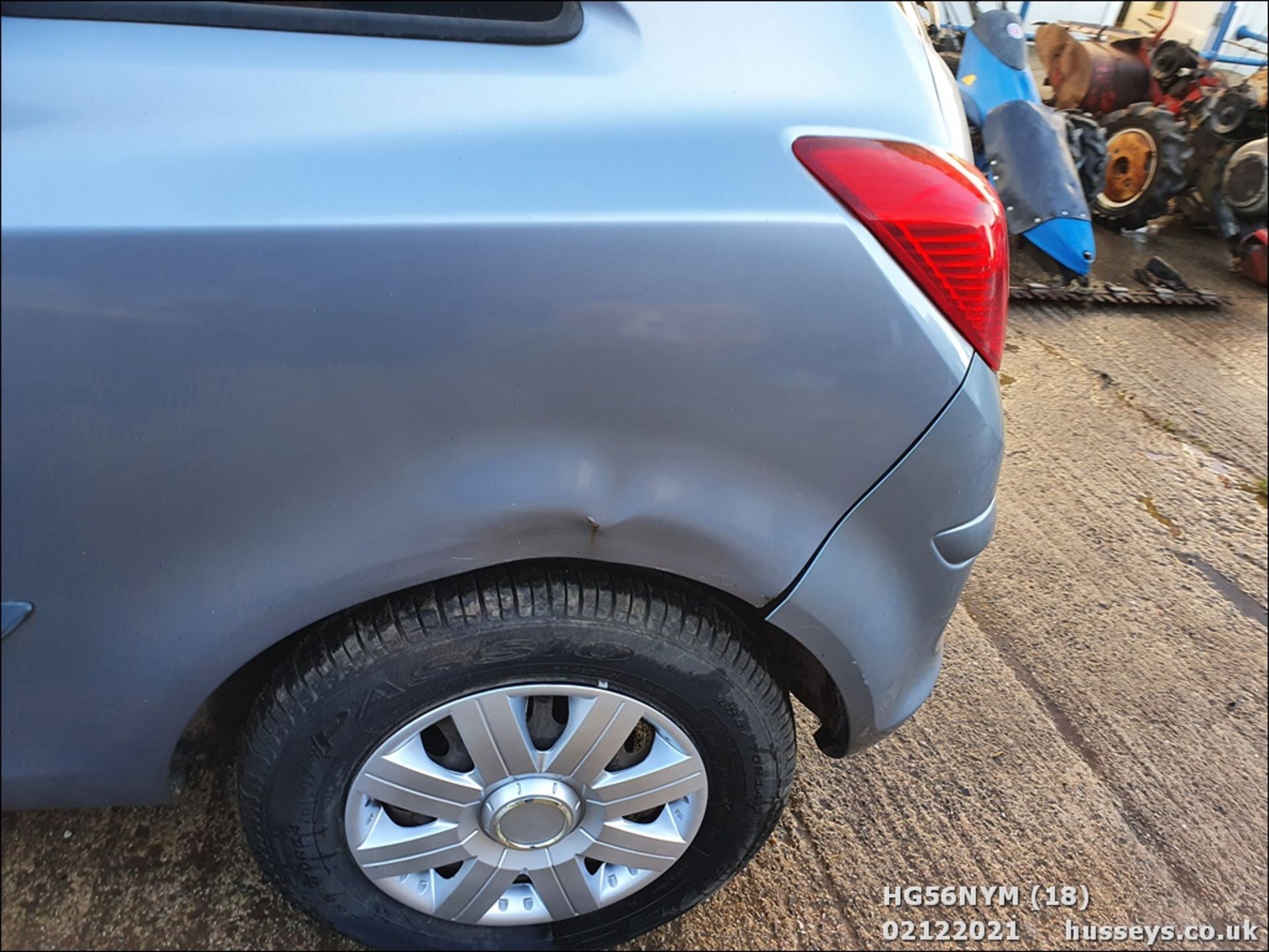 06/56 VAUXHALL CORSA LIFE - 998cc 3dr Hatchback (Silver, 65k) - Image 17 of 30