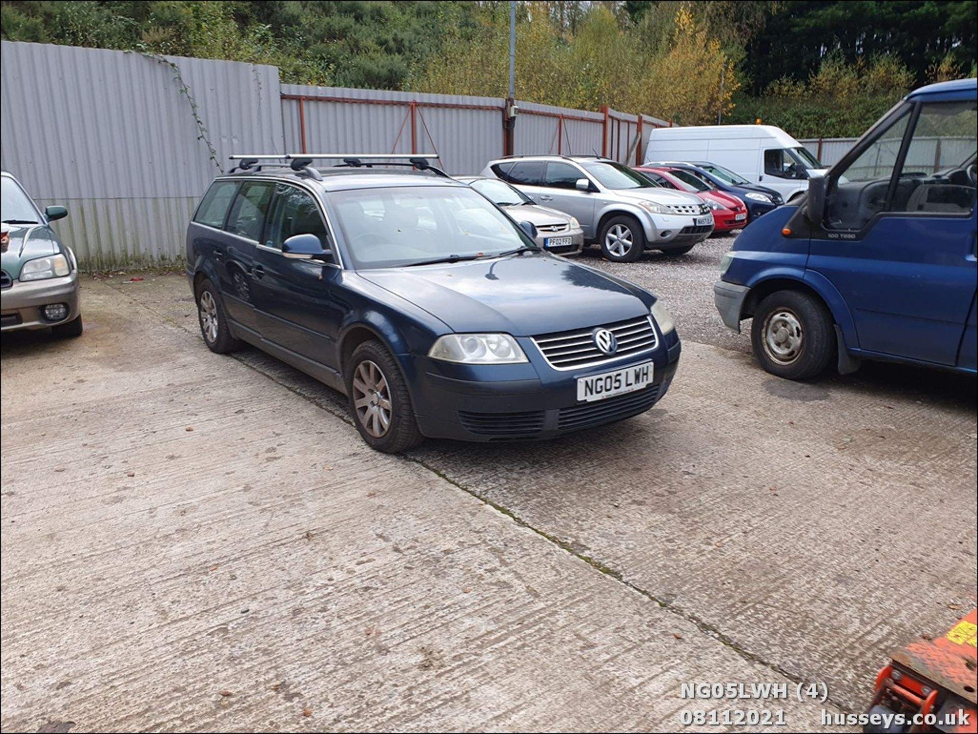 05/05 VOLKSWAGEN PASSAT TRENDLINE TDI 100 - 1896cc 5dr Estate (Blue, 209k) - Image 4 of 19