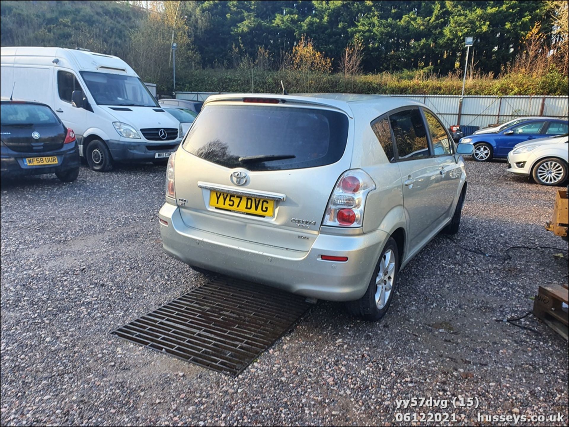 07/57 TOYOTA COROLLA VERSO SR D-4D - 2231cc 5dr MPV (Silver, 88k) - Image 15 of 22