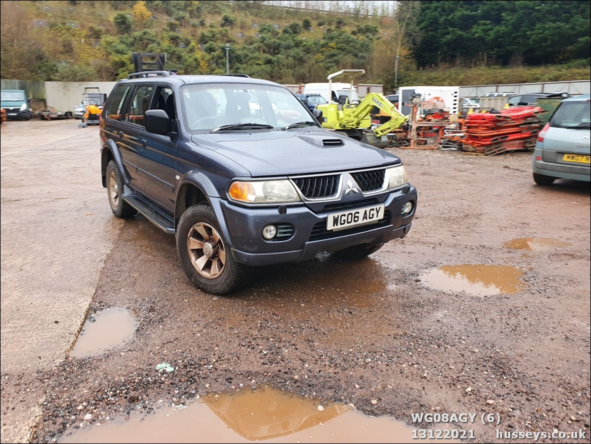 06/06 MITSUBISHI SHOGUN SPORT EQUIPPE TD - 2477cc 5dr Estate (Grey, 104k) - Image 7 of 29