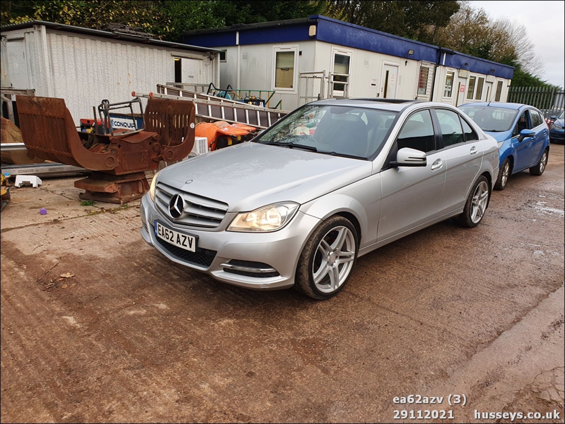 12/62 MERCEDES-BENZ C220 EXECUTIV SE CDI BLUE - 2143cc 4dr Saloon (Silver, 162k) - Image 3 of 24