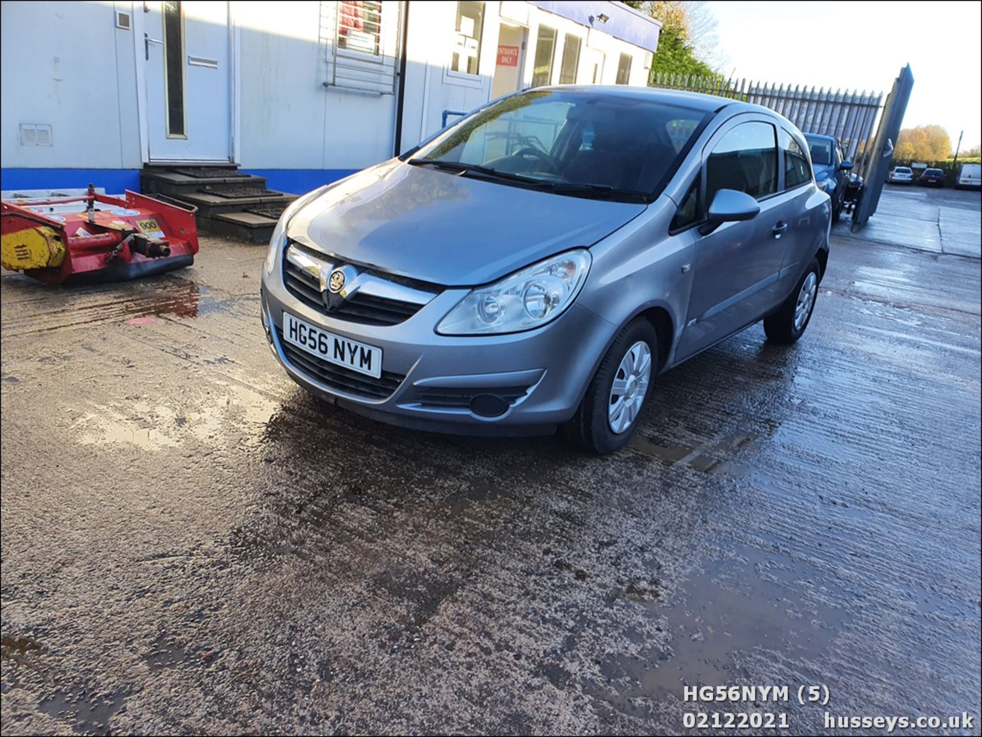 06/56 VAUXHALL CORSA LIFE - 998cc 3dr Hatchback (Silver, 65k) - Image 4 of 30