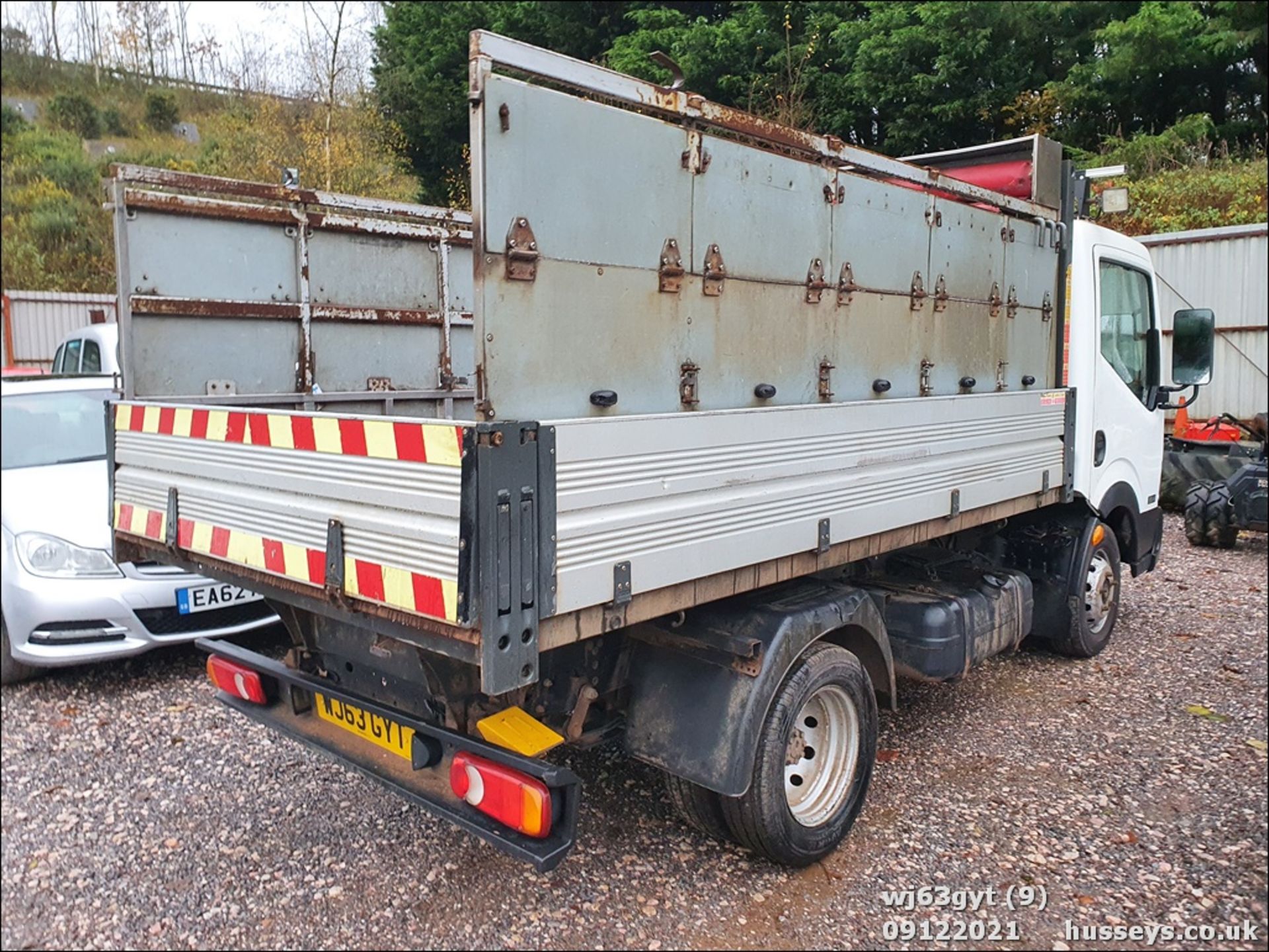 13/63 NISSAN CABSTAR 35.14 S/C SWB - 2488cc Tipper (White, 123k) - Image 10 of 17