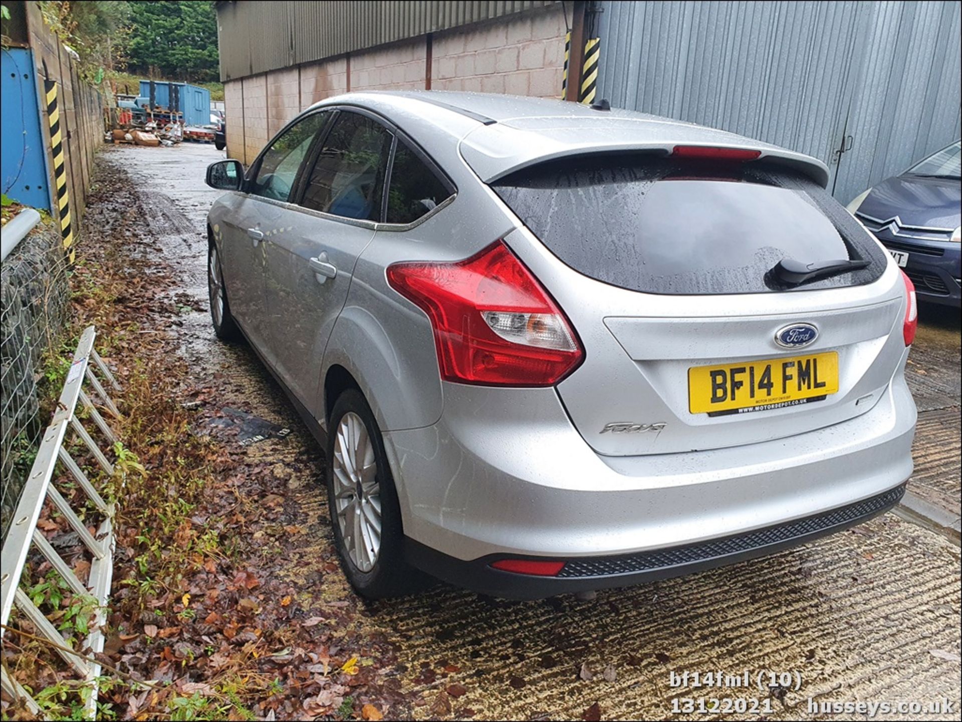 14/14 FORD FOCUS ZETEC TURBO - 998cc 5dr Hatchback (Silver, 83k) - Image 10 of 31