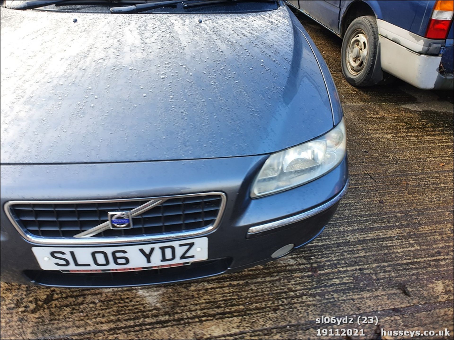 06/06 VOLVO S60 SE D 185 E4 - 2401cc 4dr Saloon (Grey) - Image 23 of 31