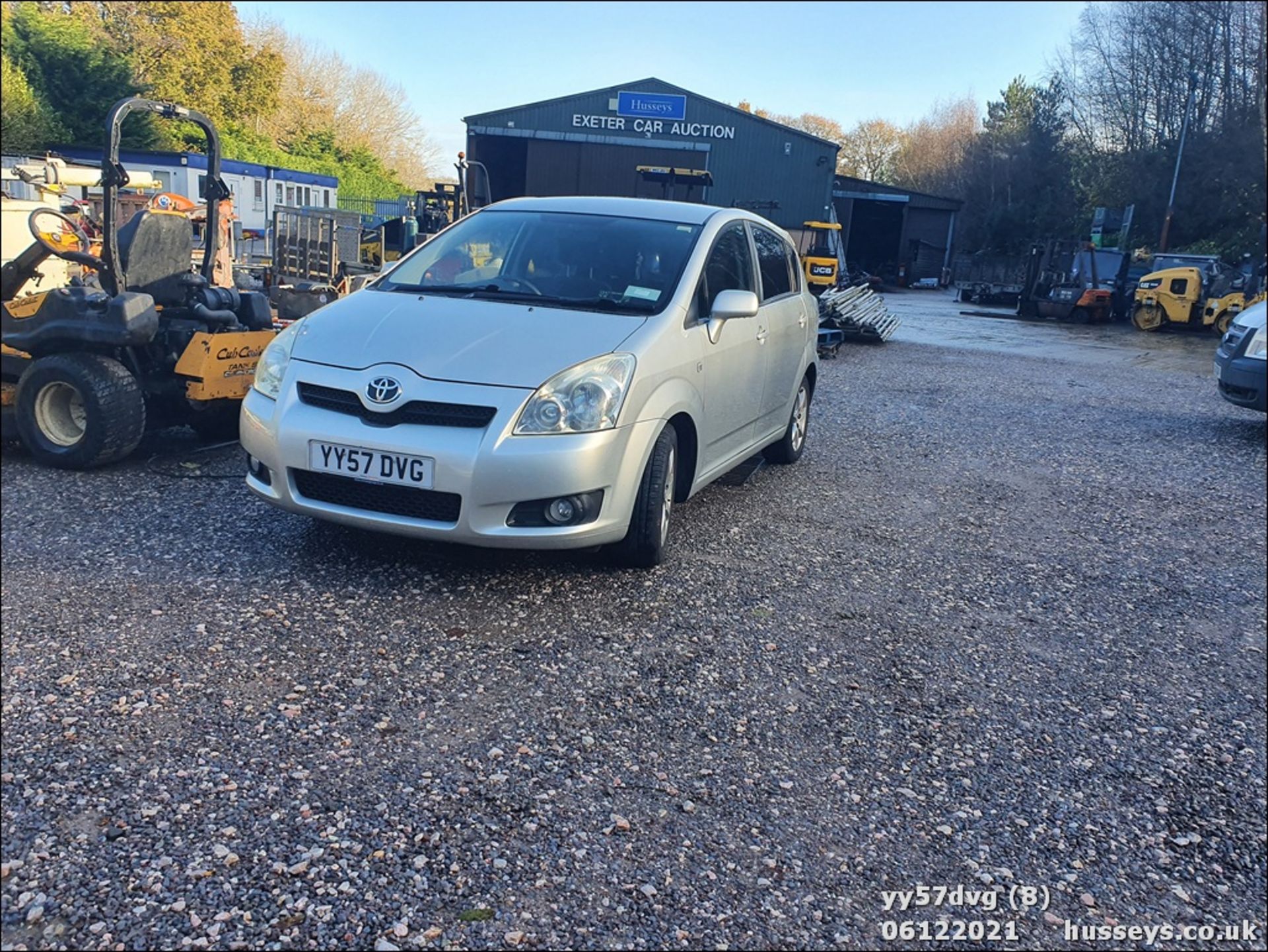 07/57 TOYOTA COROLLA VERSO SR D-4D - 2231cc 5dr MPV (Silver, 88k) - Image 8 of 22